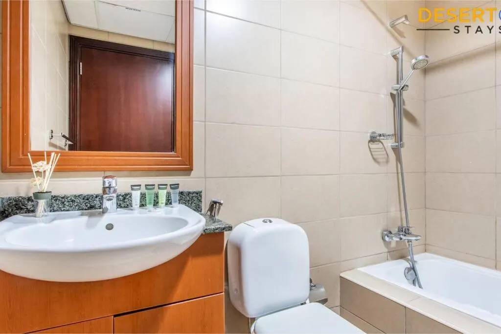 Fully Furnished 1 Bed in JLT, Hosted by Desert City Stays