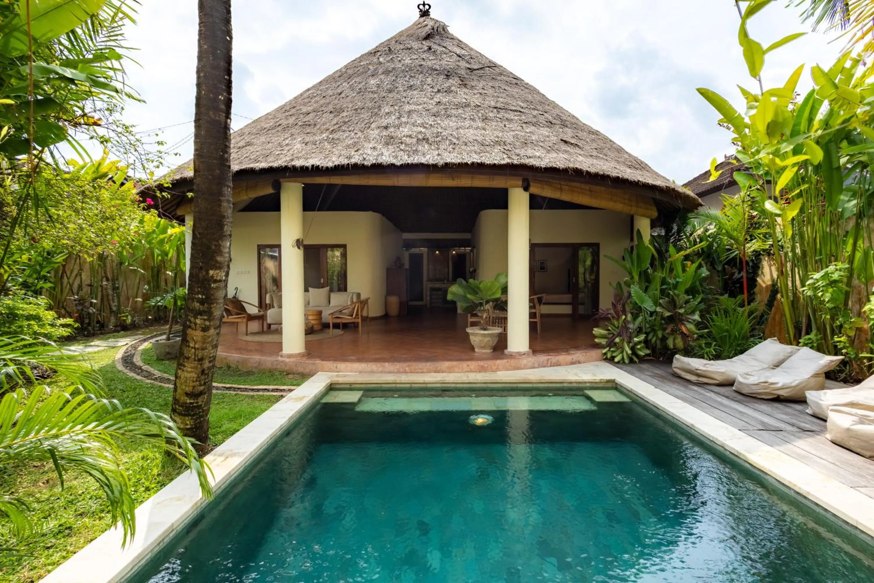 Flor Villa by Betterplace