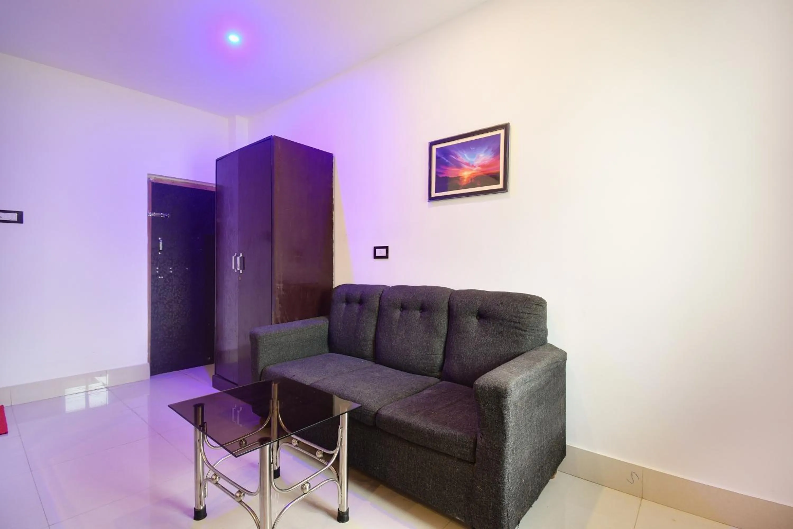 Bedroom in Hotel O Mango Leaf Hotel & Restaurant