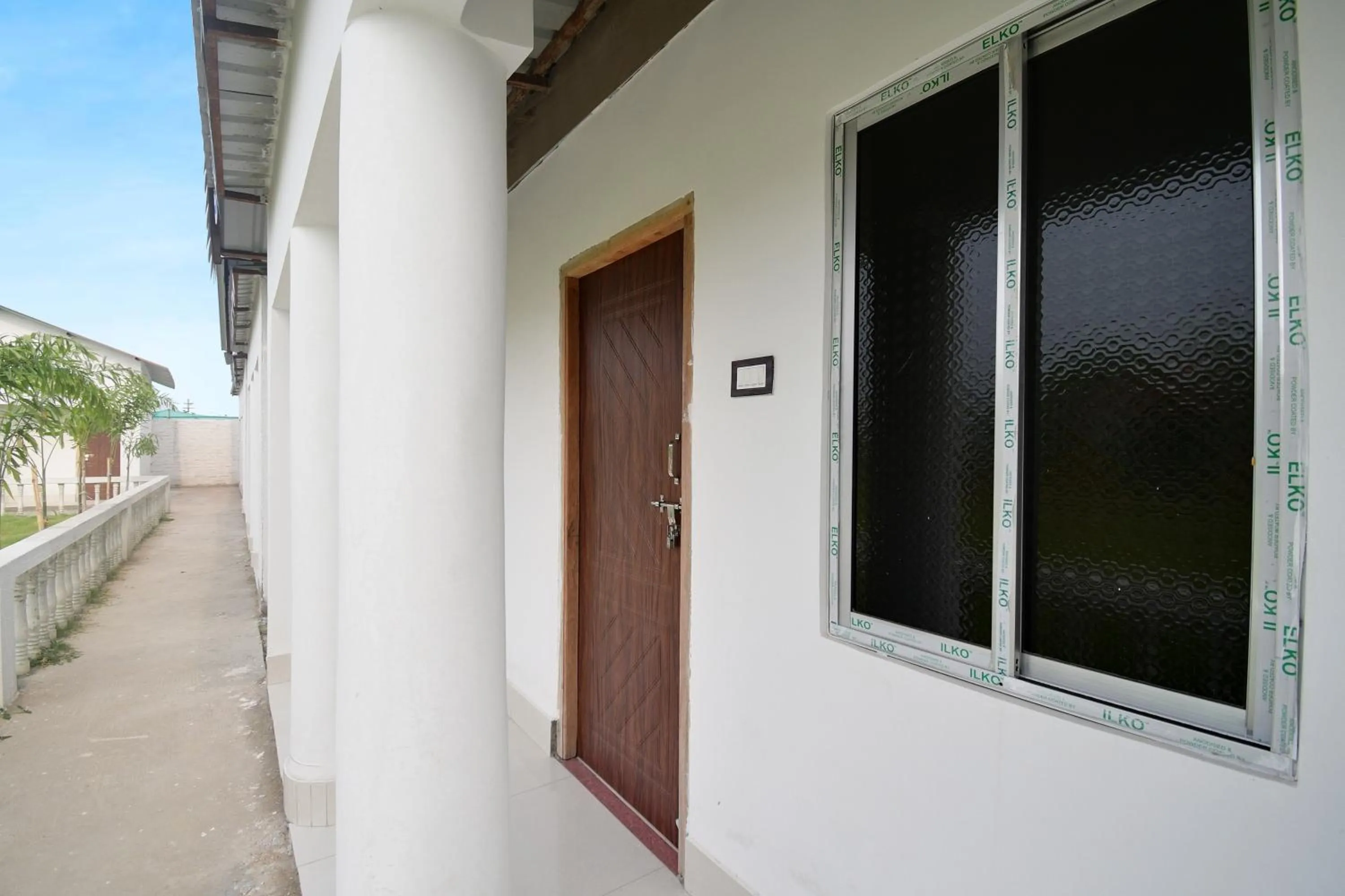 Facade/entrance in Hotel O Mango Leaf Hotel & Restaurant