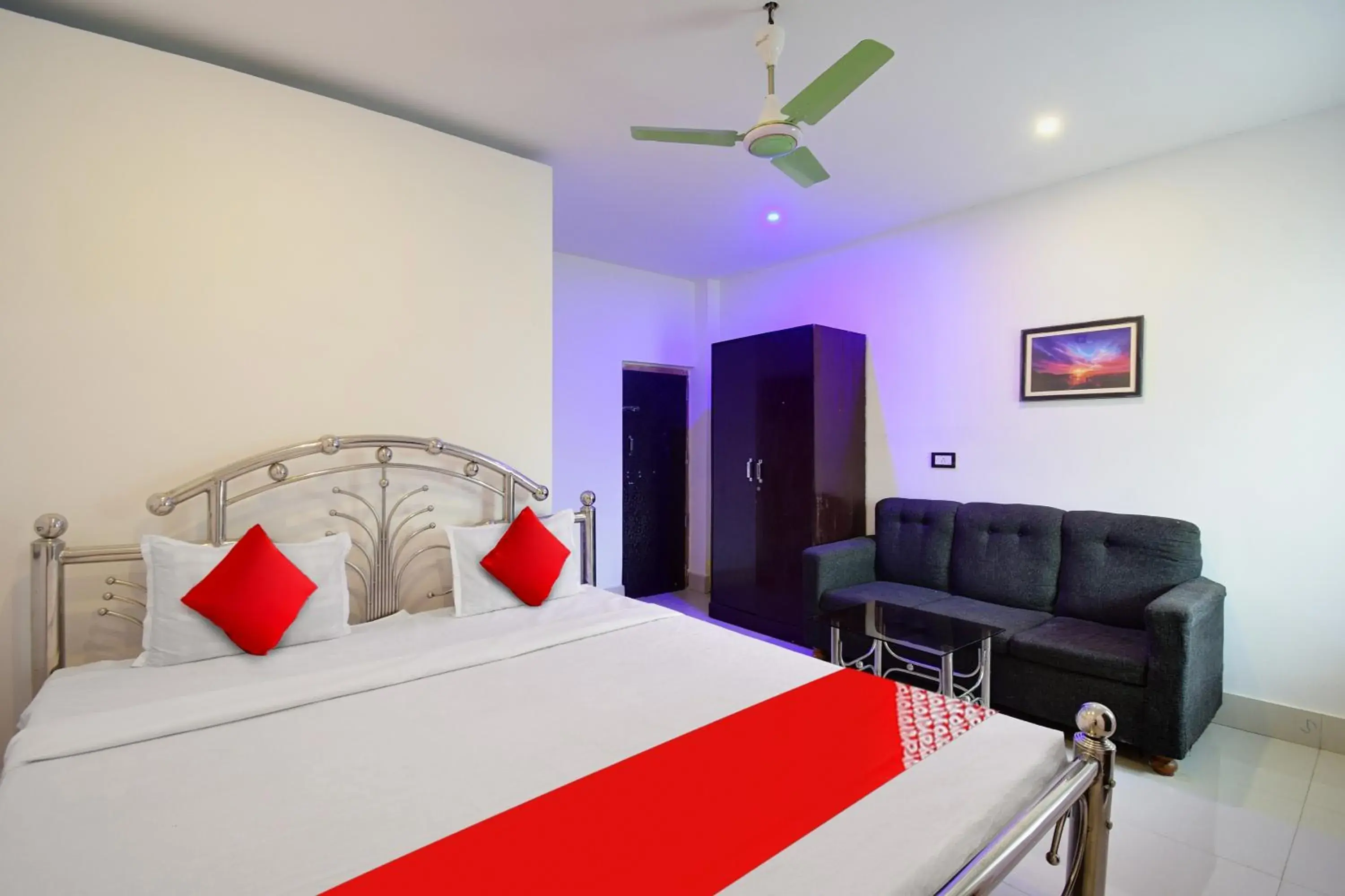 Bedroom, Bed in Hotel O Mango Leaf Hotel & Restaurant Bedroom, Bed in Hotel O Mango Leaf Hotel & Restaurant