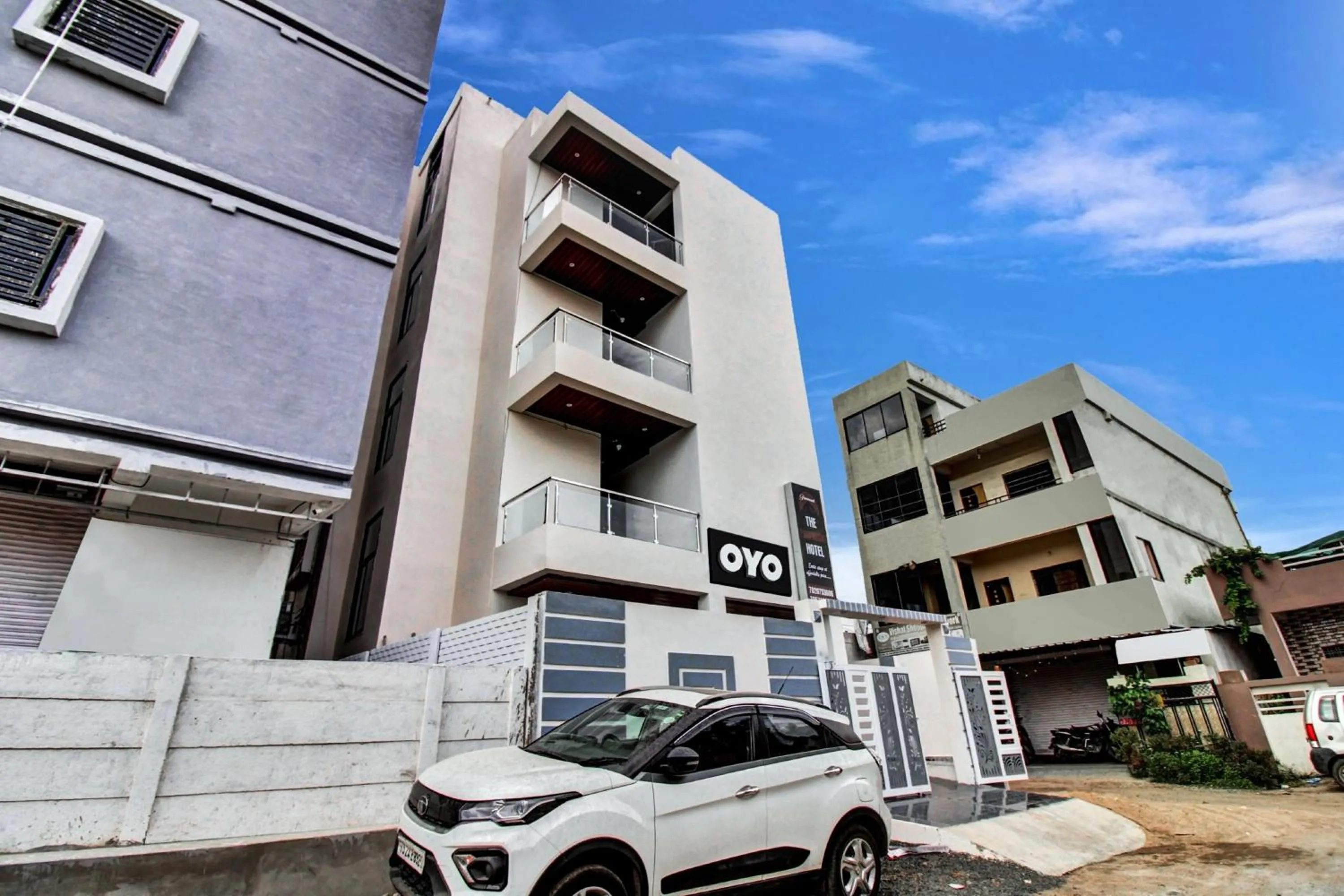 Facade/entrance in Hotel O The Paramount Hotel