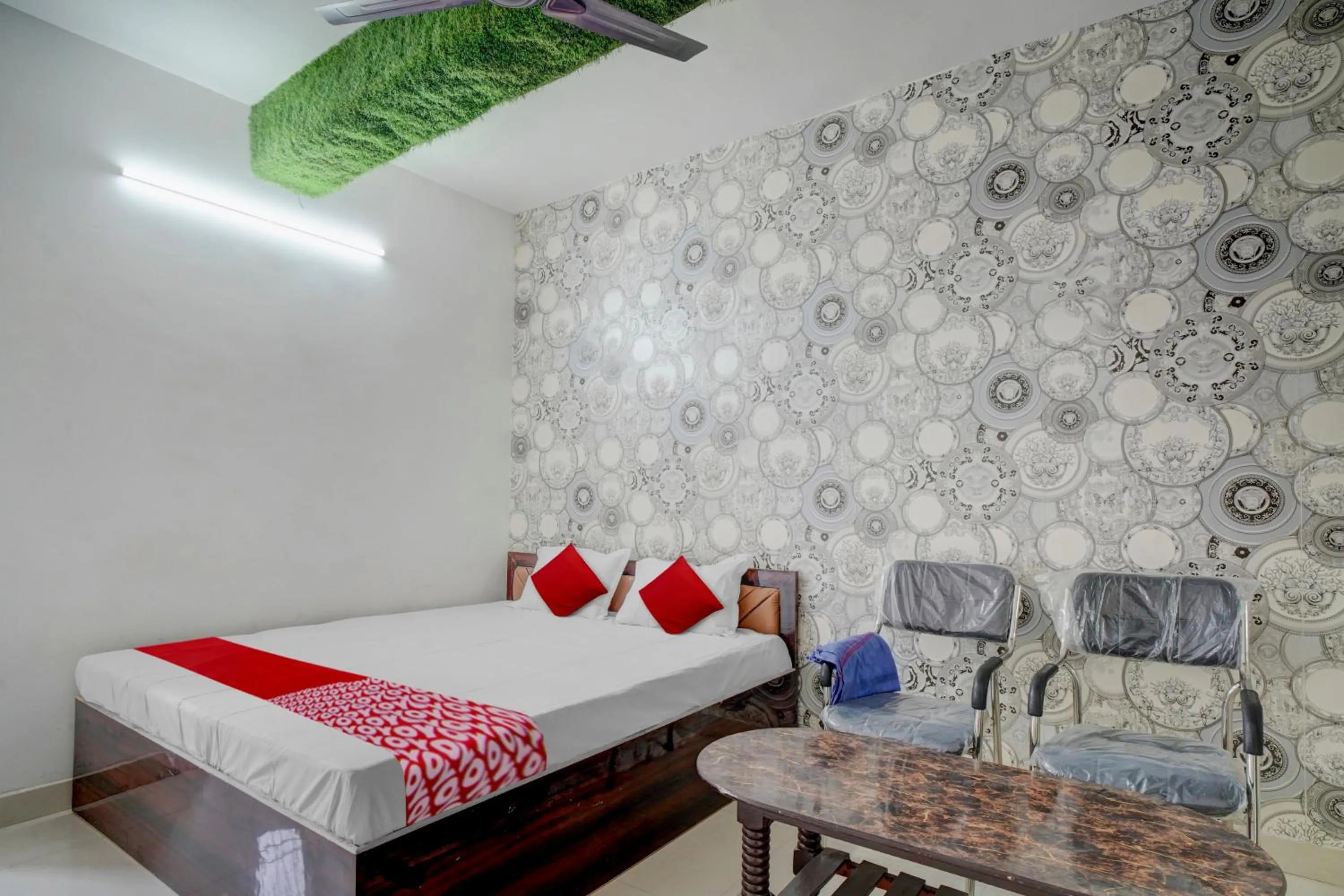 Bedroom in Hotel O Youth Hotel & Banquet Hall