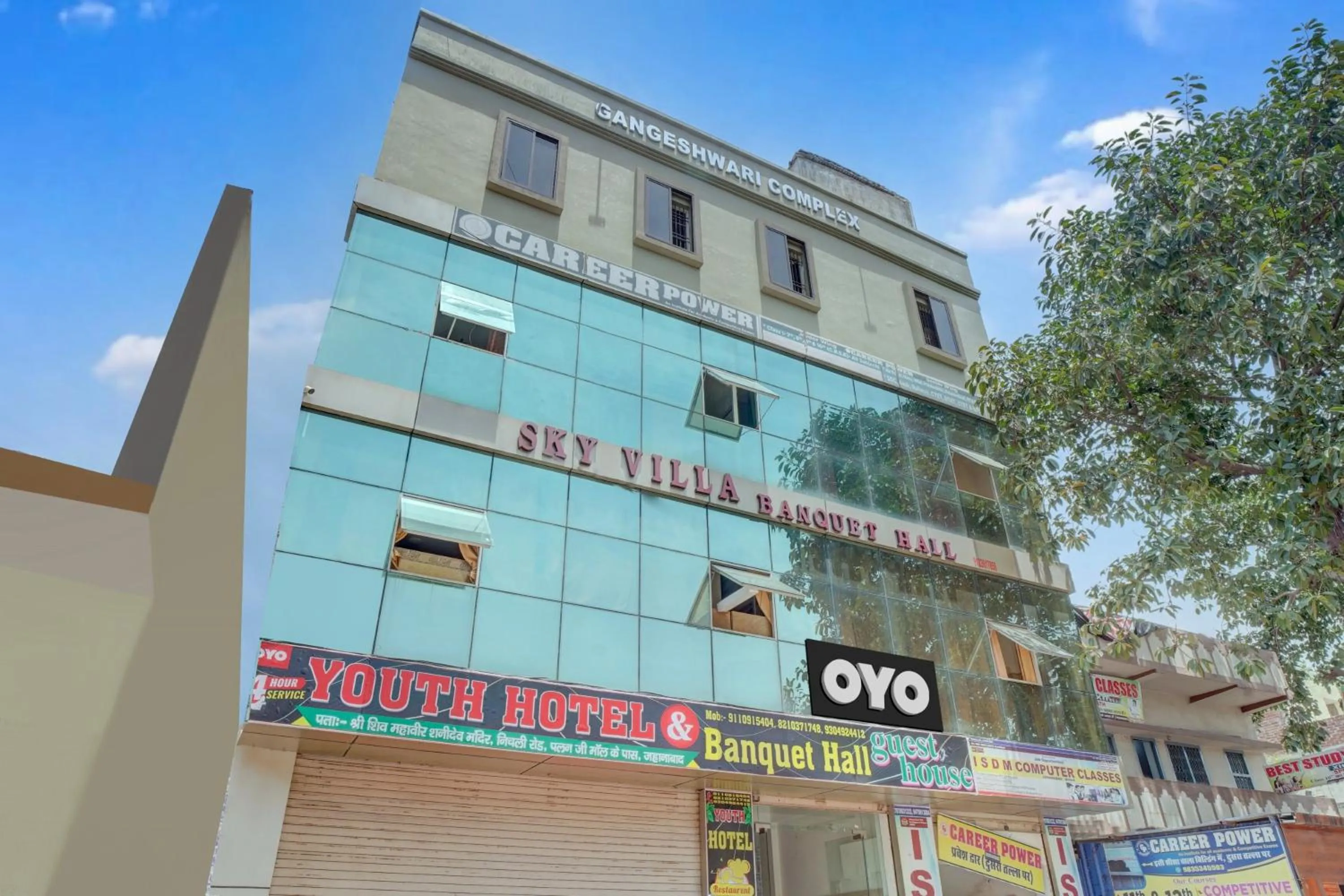 Facade/entrance in Hotel O Youth Hotel & Banquet Hall