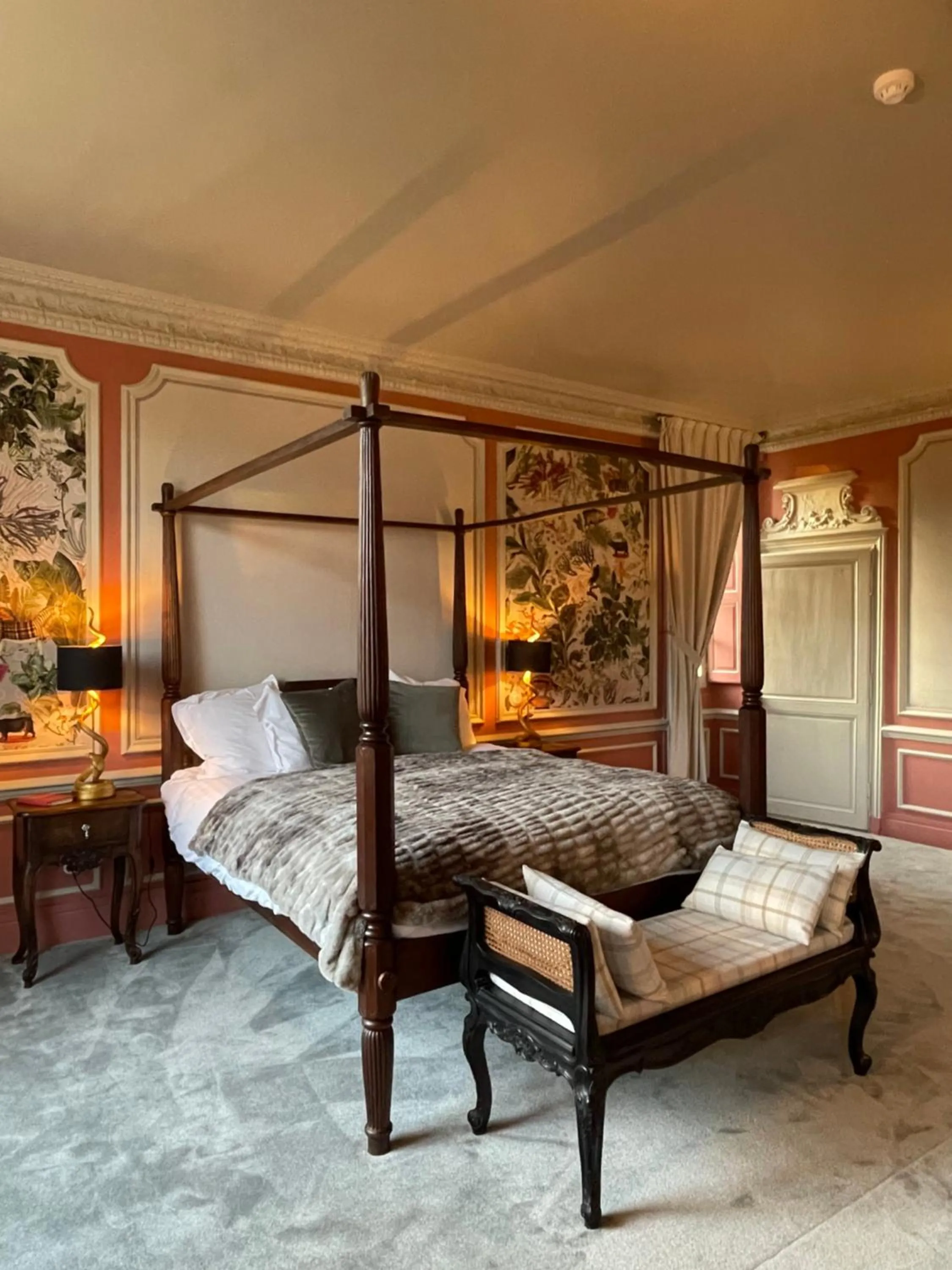 Property building, Bed in Château de la Huberdière