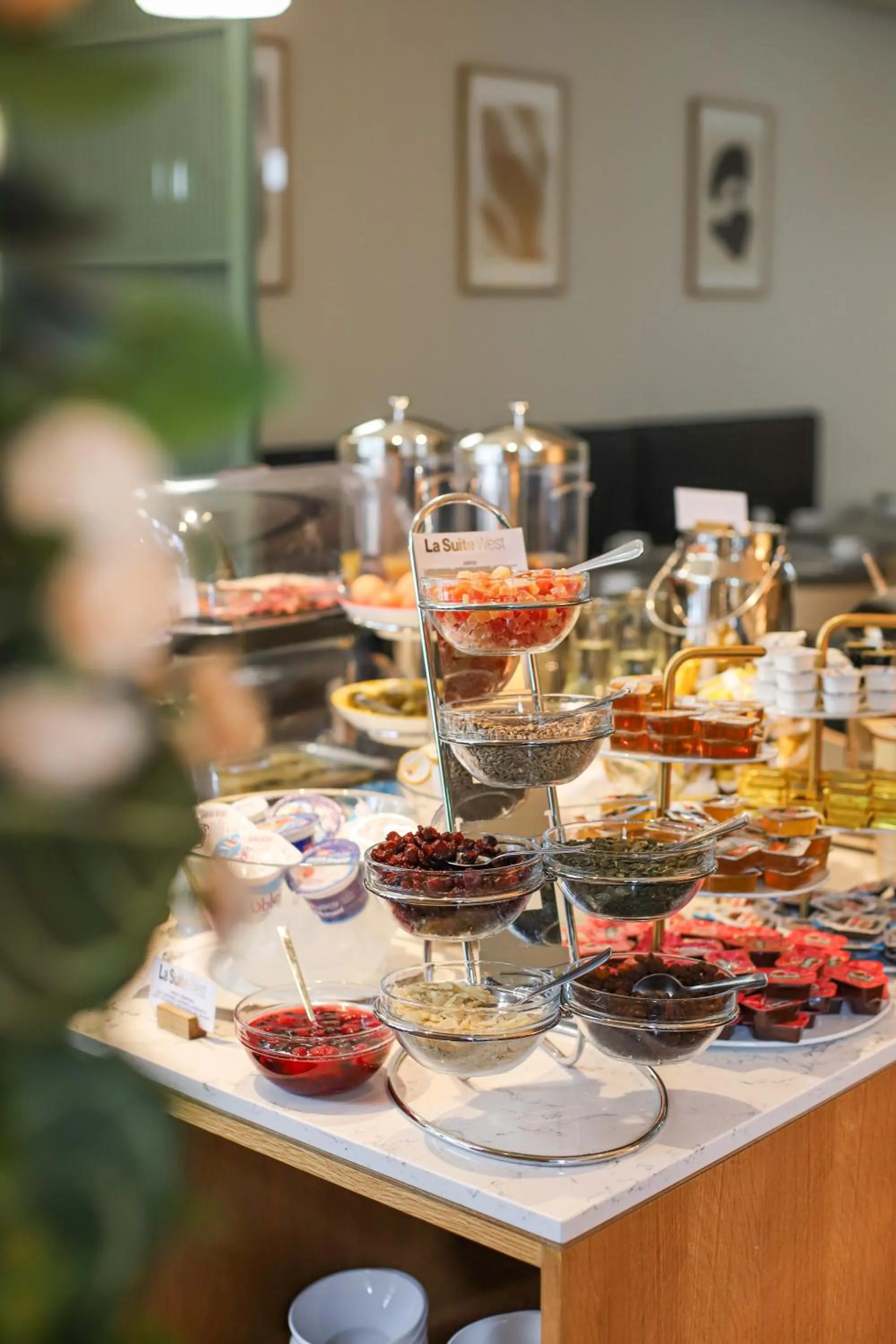 Breakfast in La Suite West - Hyde Park