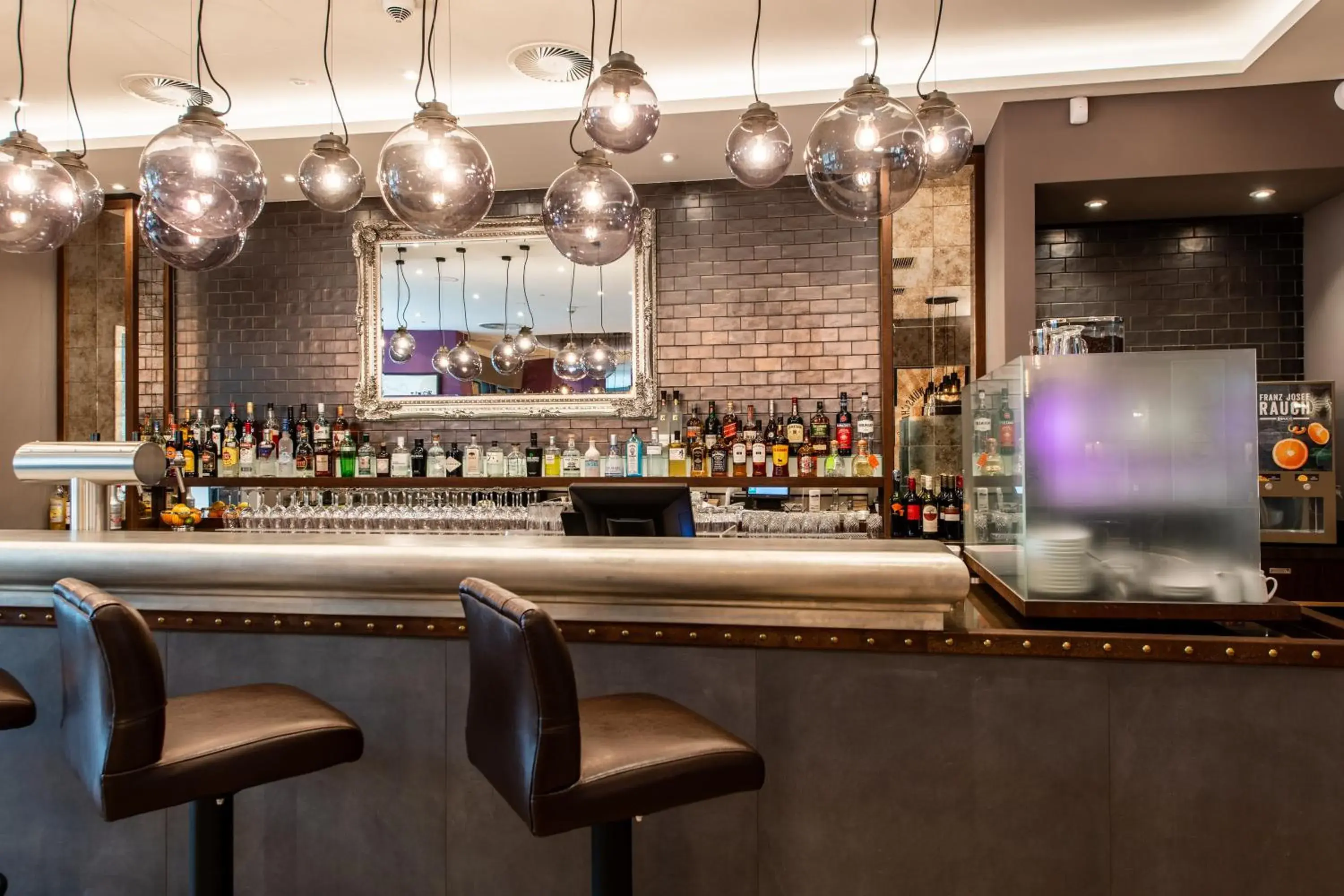 Lounge or bar in Premier Inn Leipzig City Oper Lounge or bar in Premier Inn Leipzig City Oper