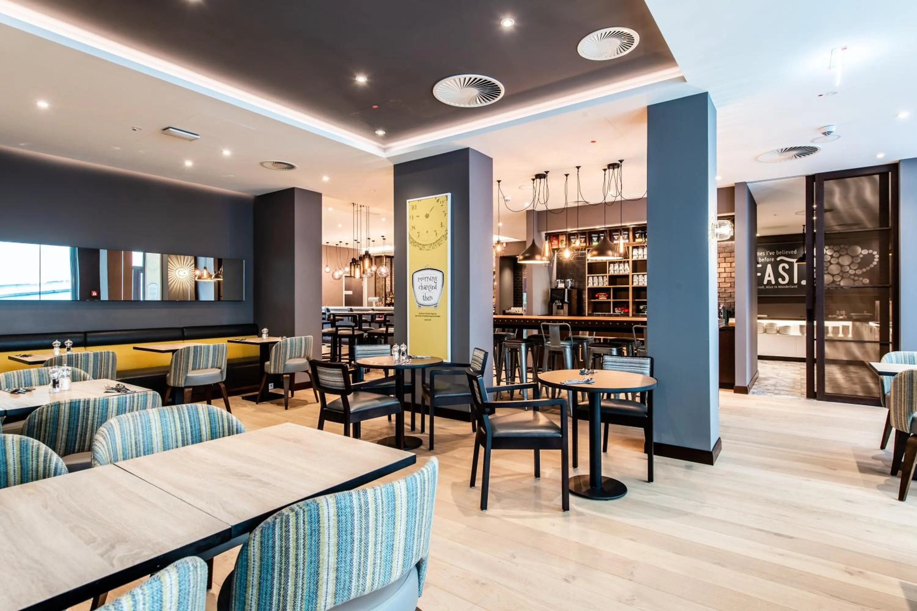 Restaurant/places to eat in Premier Inn Leipzig City Oper