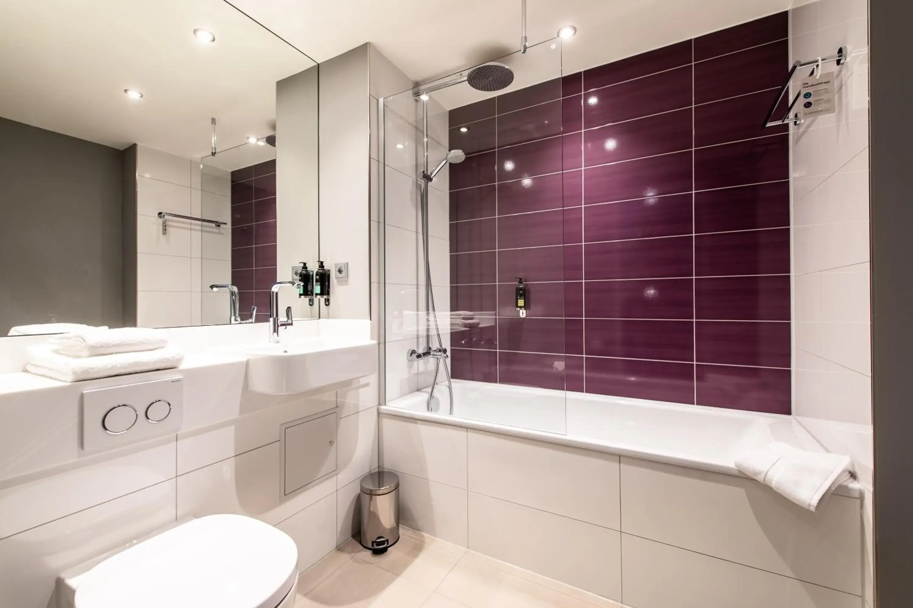 Standard Double or Twin Room in Premier Inn Leipzig City Oper Standard Double or Twin Room in Premier Inn Leipzig City Oper