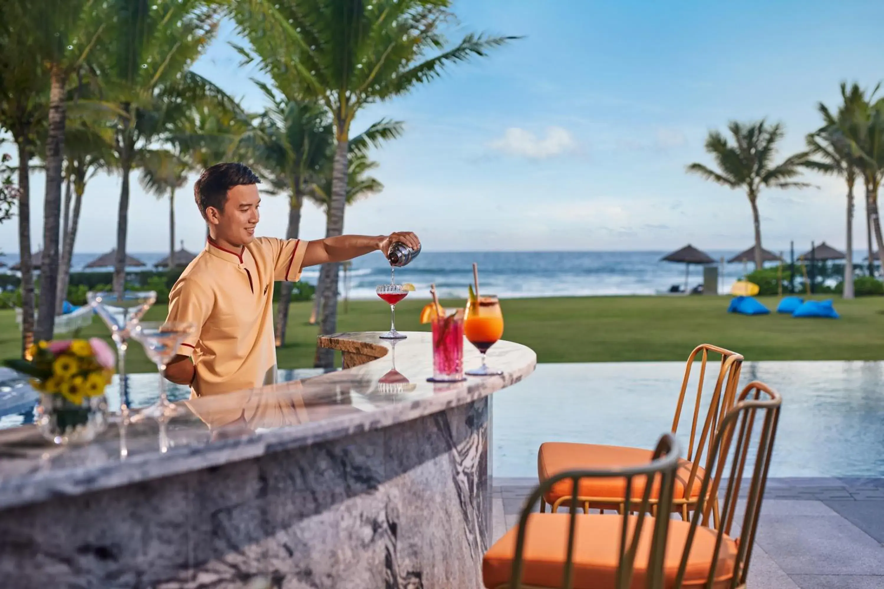 Lounge or bar in Wyndham Hoi An Royal Beachfront Resort & Villas Lounge or bar in Wyndham Hoi An Royal Beachfront Resort & Villas