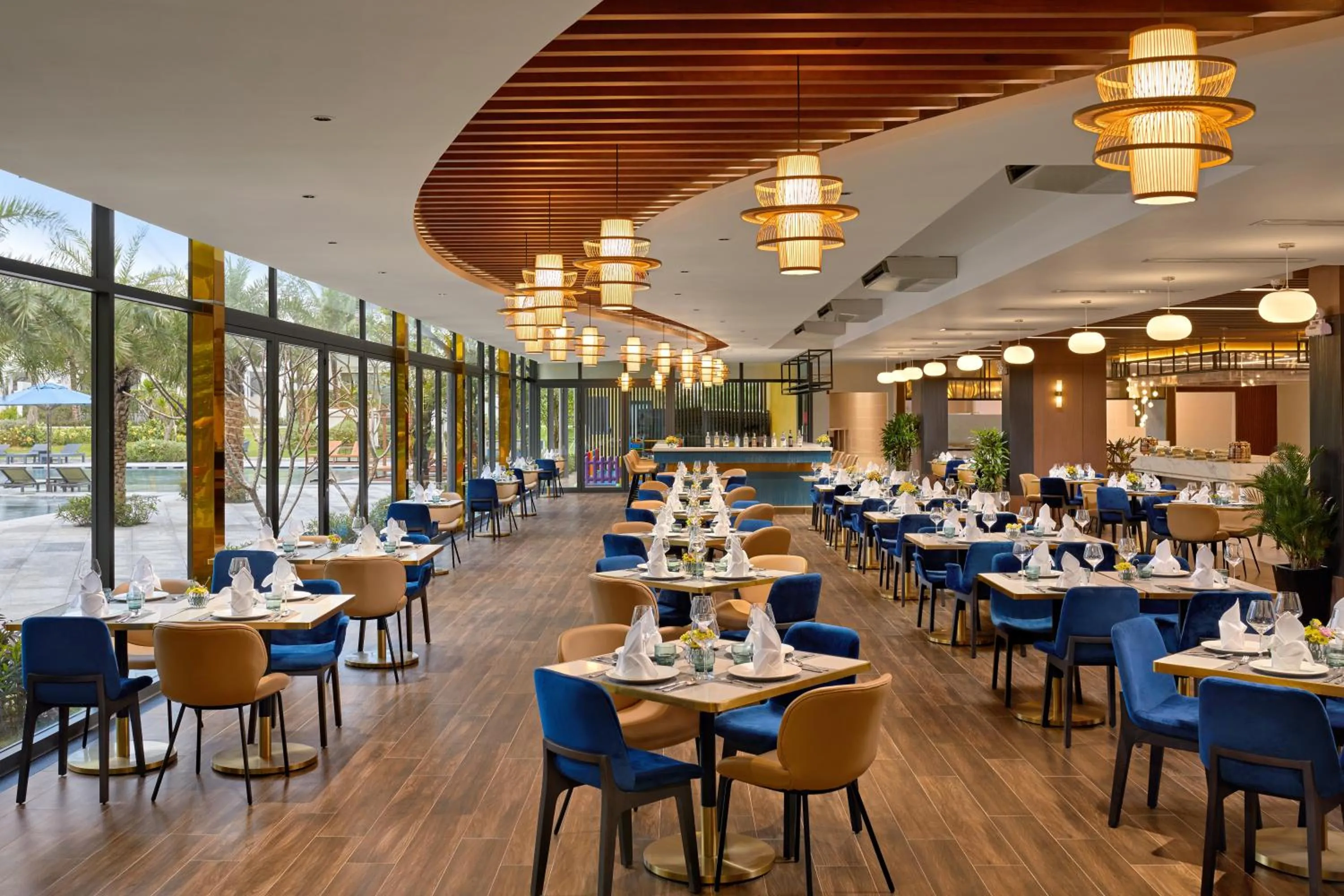 Restaurant/places to eat in Wyndham Hoi An Royal Beachfront Resort & Villas