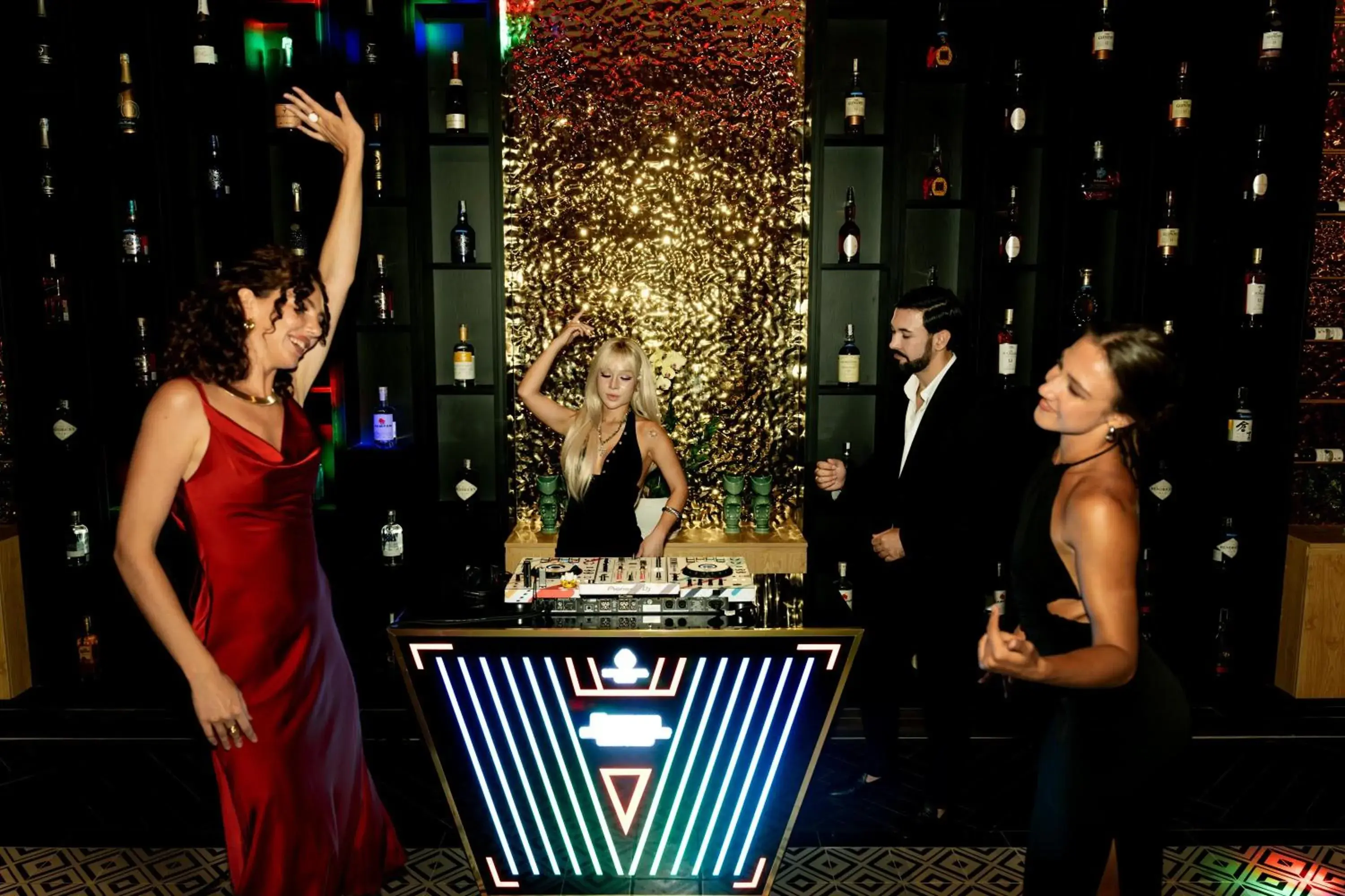 Lounge or bar in Wyndham Hoi An Royal Beachfront Resort & Villas Lounge or bar in Wyndham Hoi An Royal Beachfront Resort & Villas