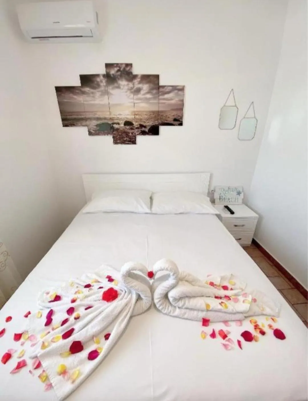 Triple Room with Balcony in Arlind's Apartaments
