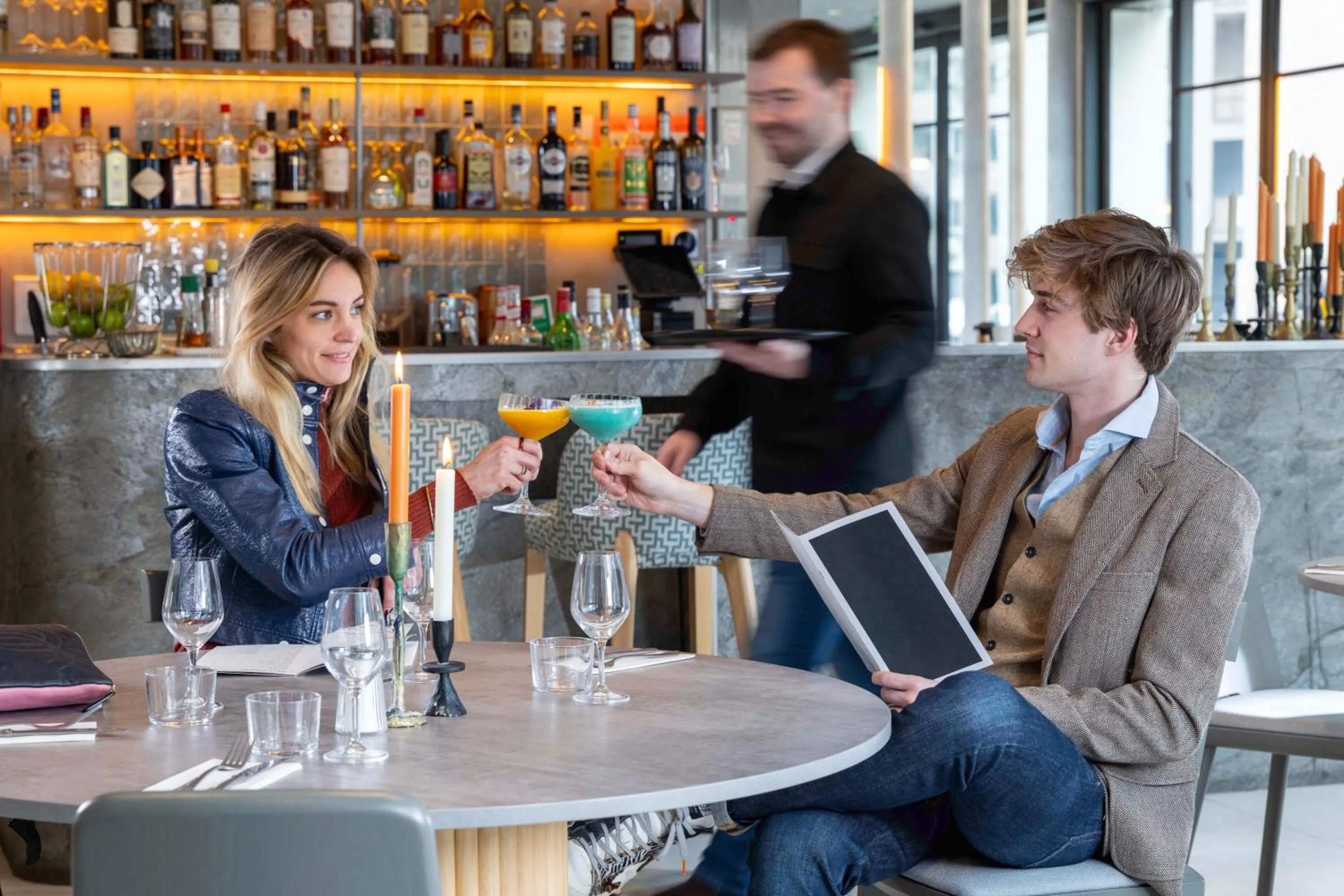 Guests in Yuna Porte-Maillot - ApartHotel