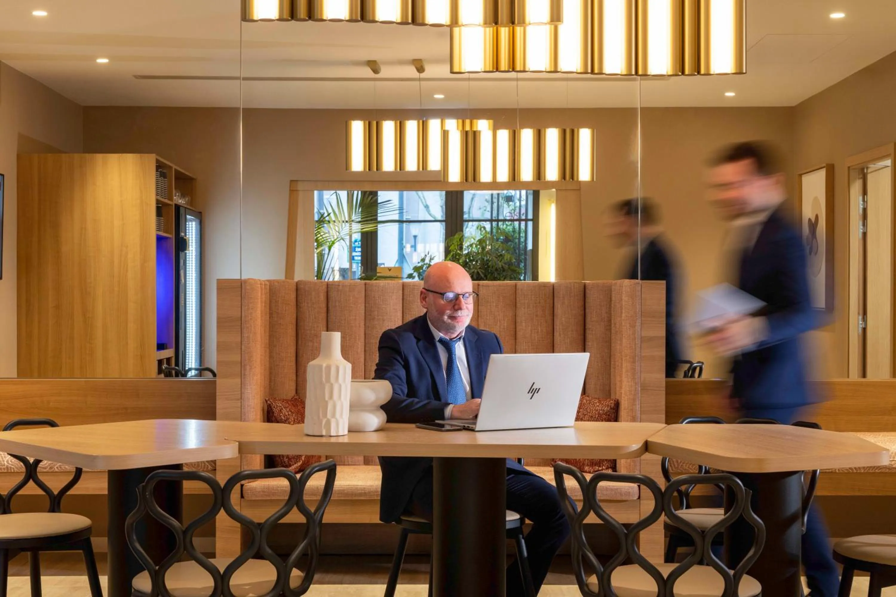 group of guests in Yuna Porte-Maillot - ApartHotel