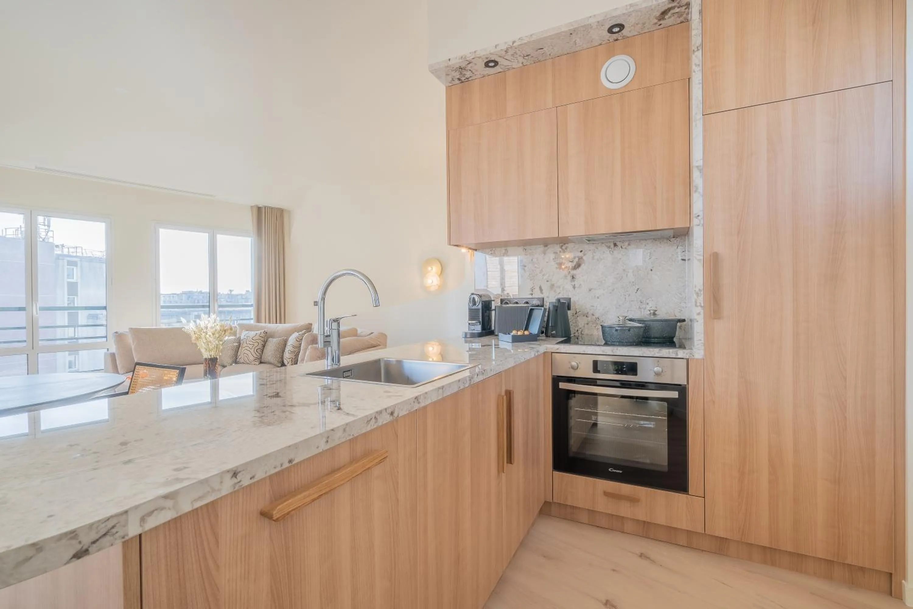 kitchen in Yuna Porte-Maillot - ApartHotel