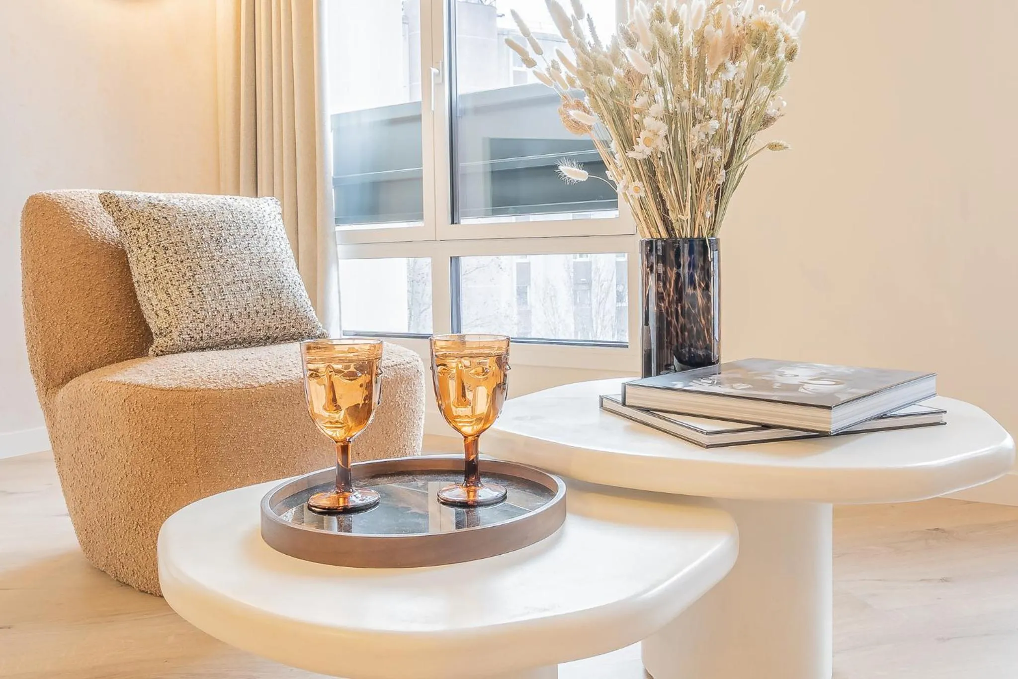 Dining area in Yuna Porte-Maillot - ApartHotel