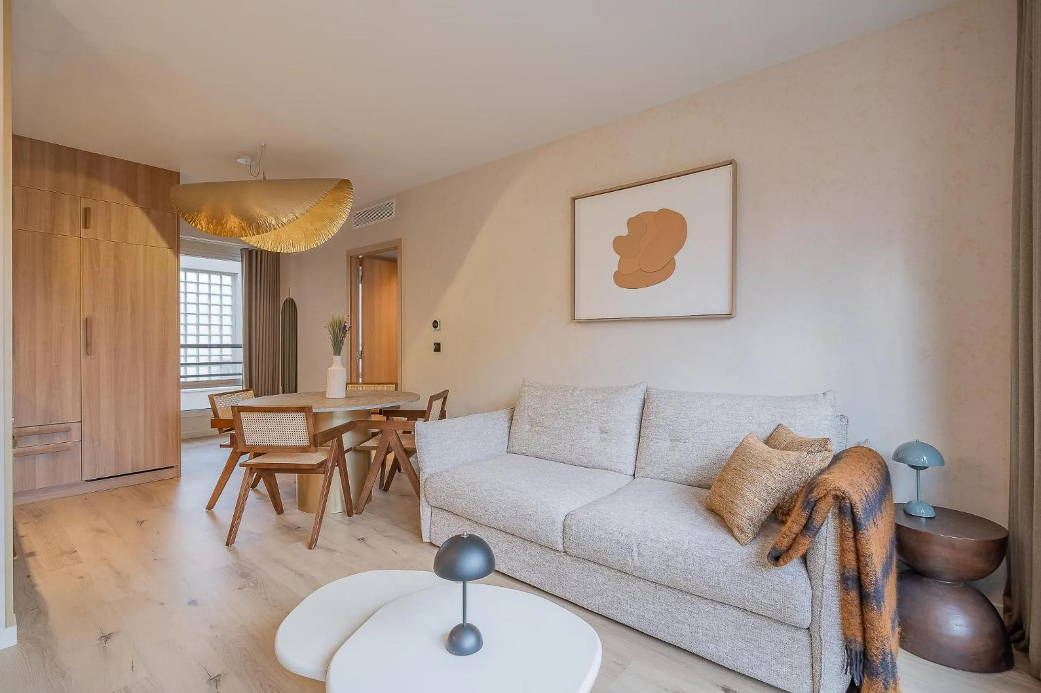 Living room in Yuna Porte-Maillot - ApartHotel