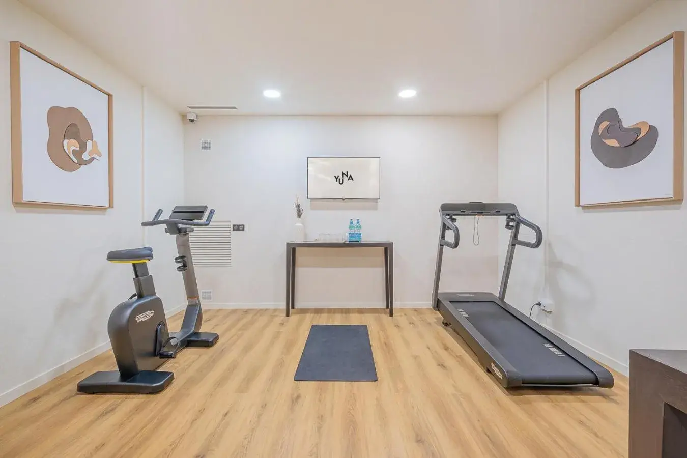 Fitness centre/facilities in Yuna Porte-Maillot - ApartHotel Fitness centre/facilities in Yuna Porte-Maillot - ApartHotel