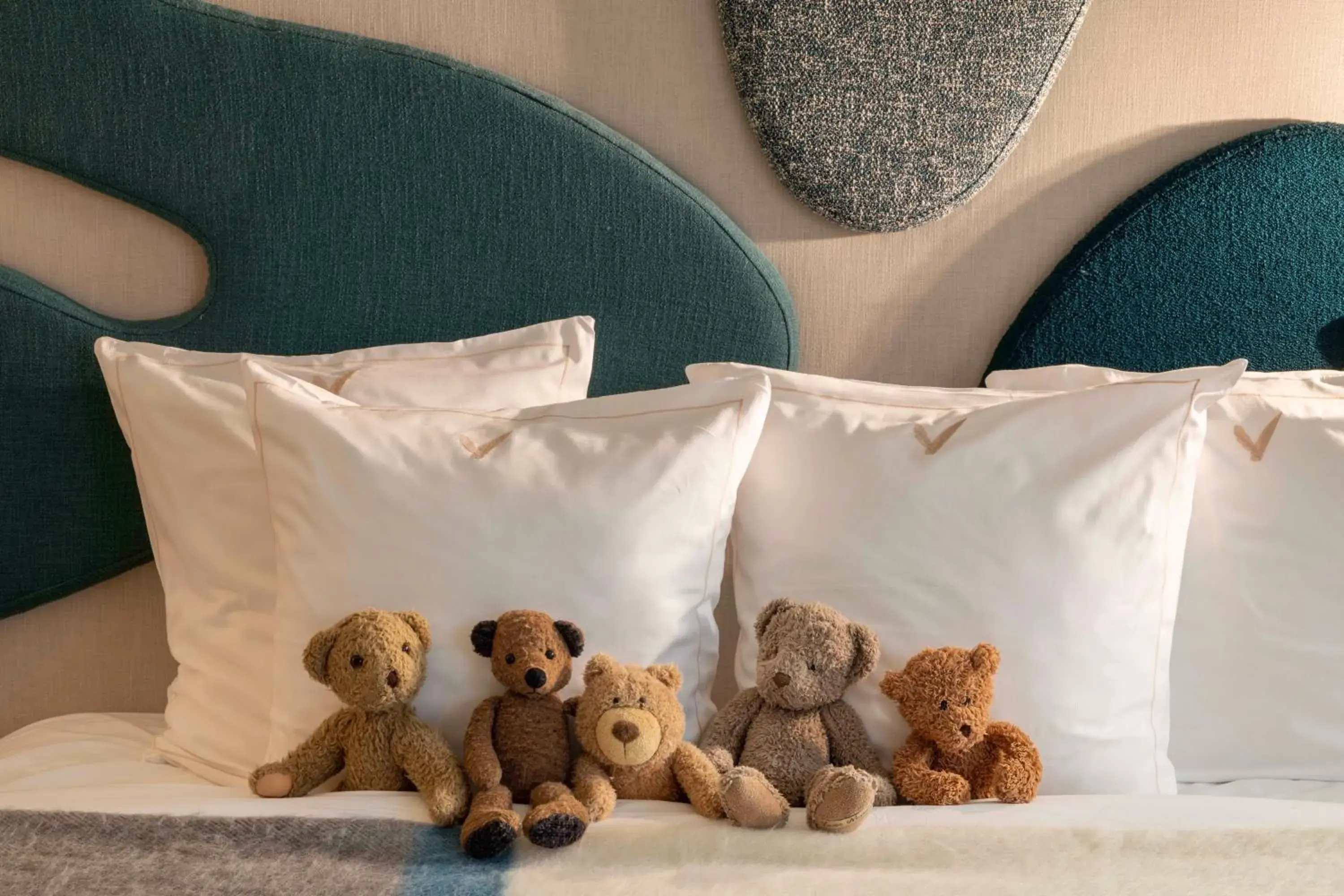 Bedroom, Bed in Yuna Porte-Maillot - ApartHotel Bedroom, Bed in Yuna Porte-Maillot - ApartHotel