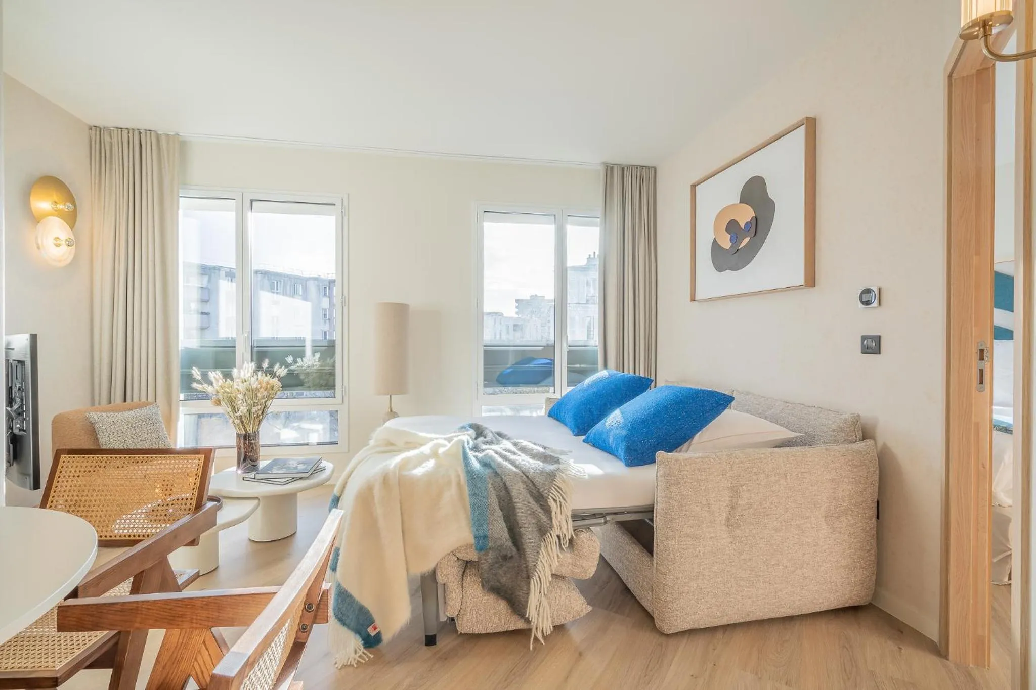 Photo of the whole room in Yuna Porte-Maillot - ApartHotel