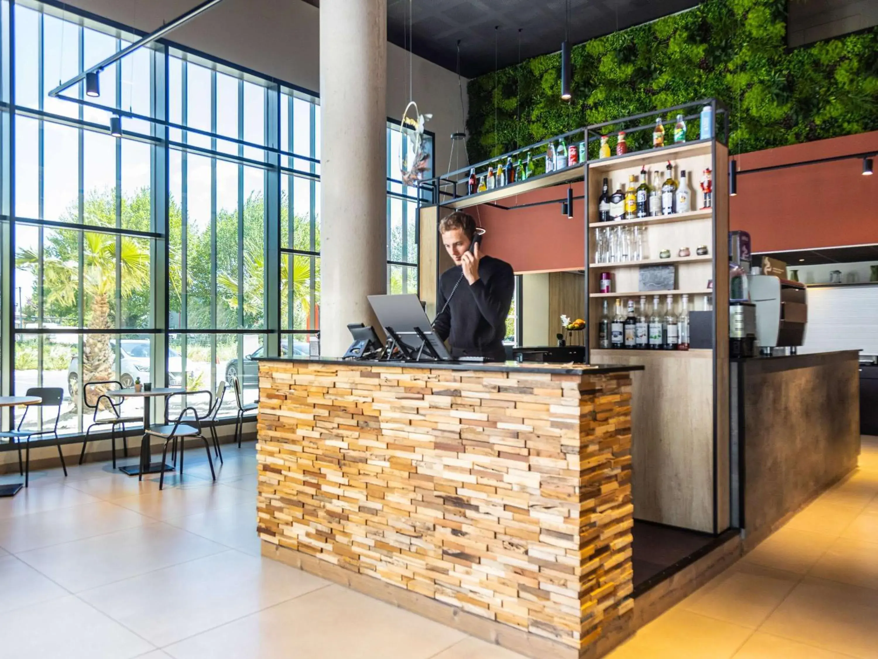 Lounge or bar in Ibis Marseille Marignane Technopole Lounge or bar in Ibis Marseille Marignane Technopole