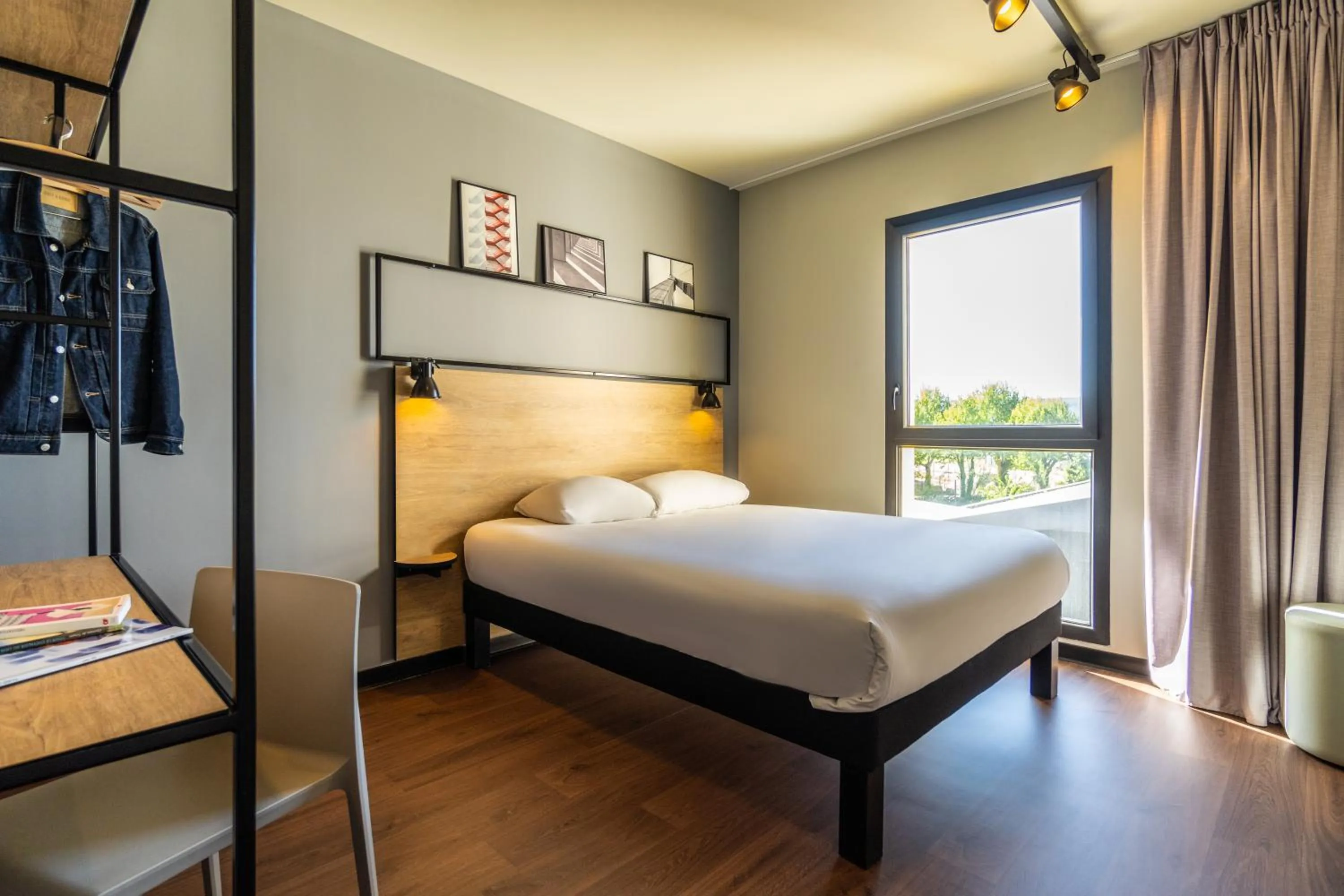 Bed in Ibis Marseille Marignane Technopole