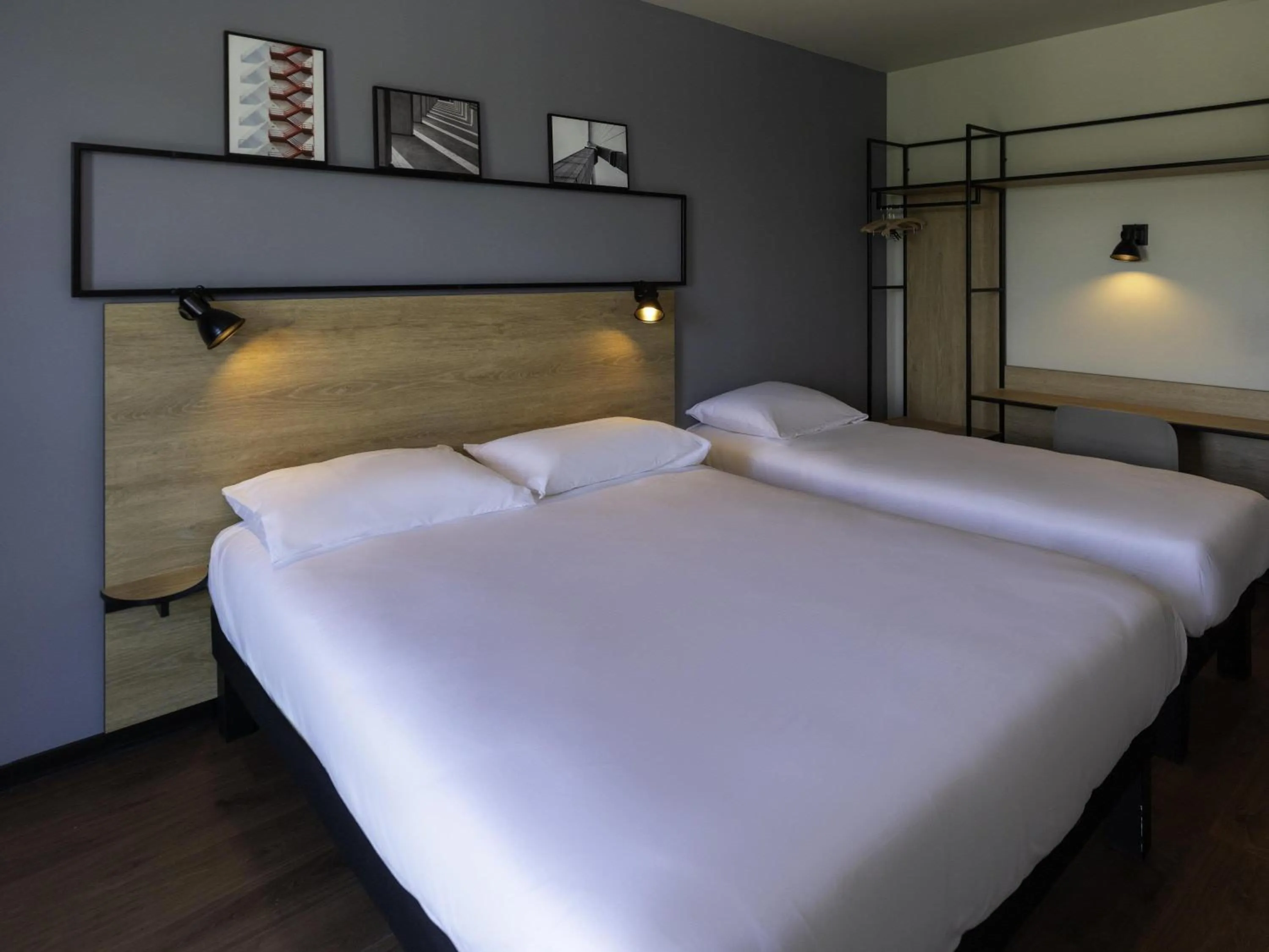 Bedroom, Bed in Ibis Marseille Marignane Technopole