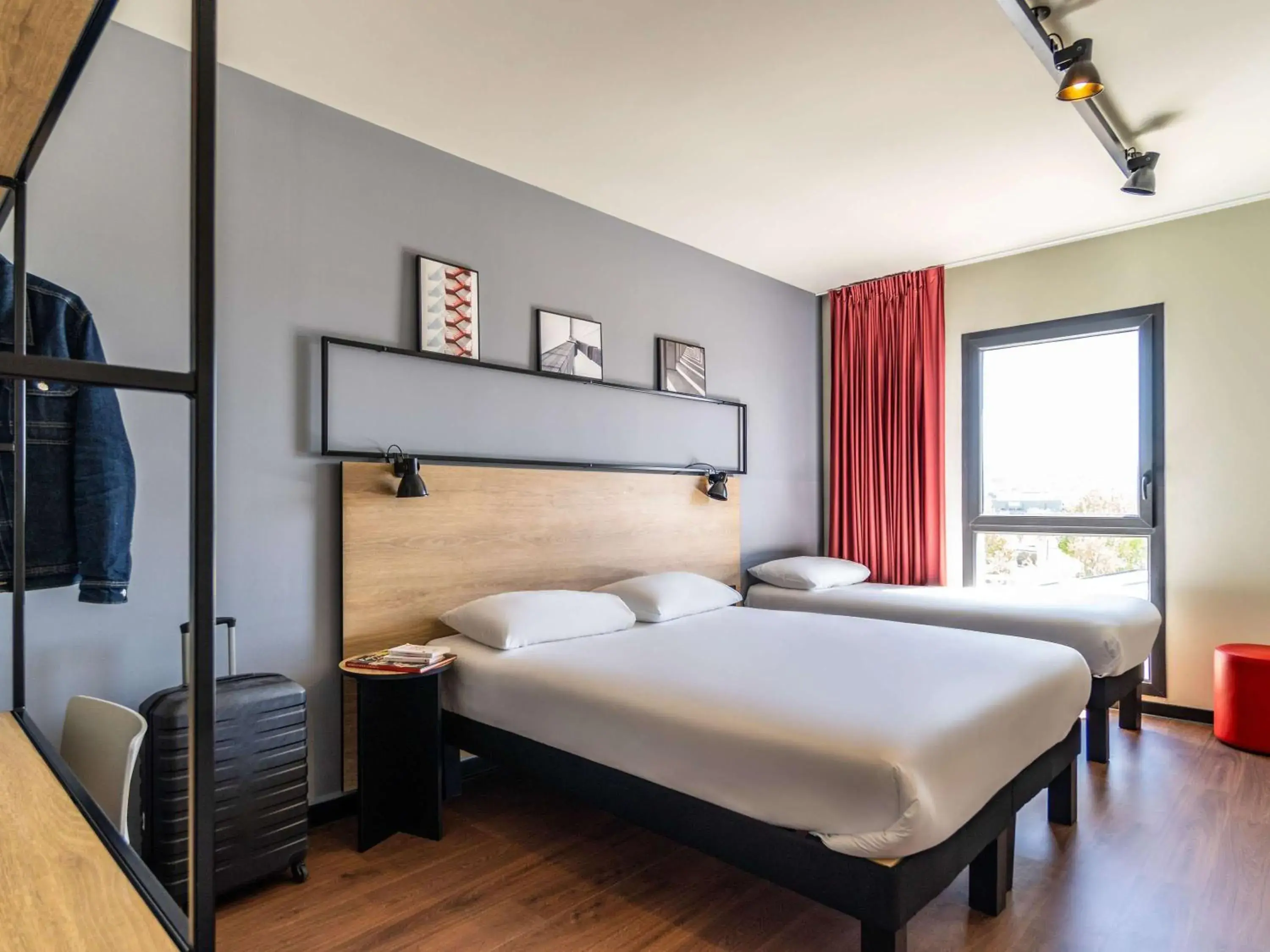 Bedroom, Bed in Ibis Marseille Marignane Technopole Bedroom, Bed in Ibis Marseille Marignane Technopole