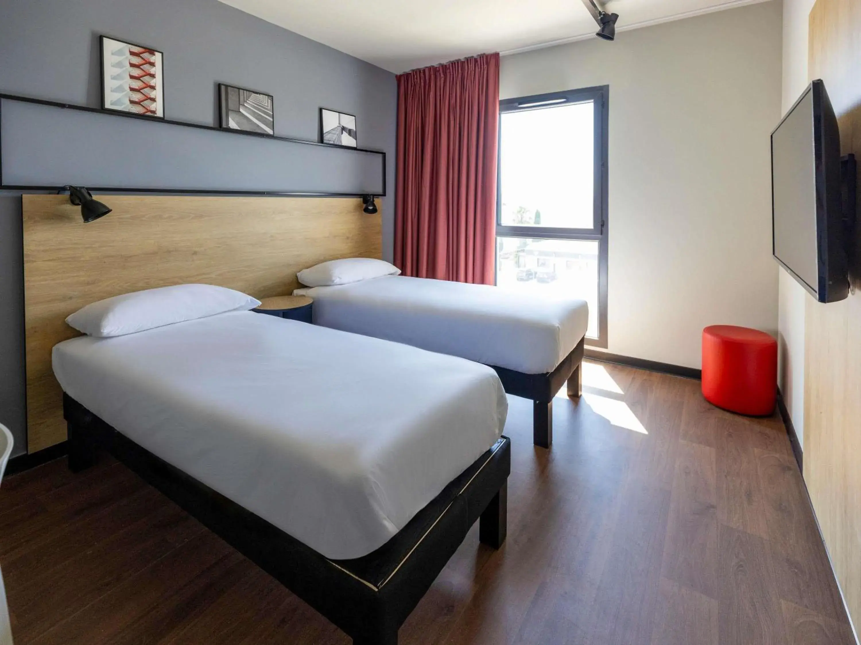 Bedroom, Bed in Ibis Marseille Marignane Technopole Bedroom, Bed in Ibis Marseille Marignane Technopole