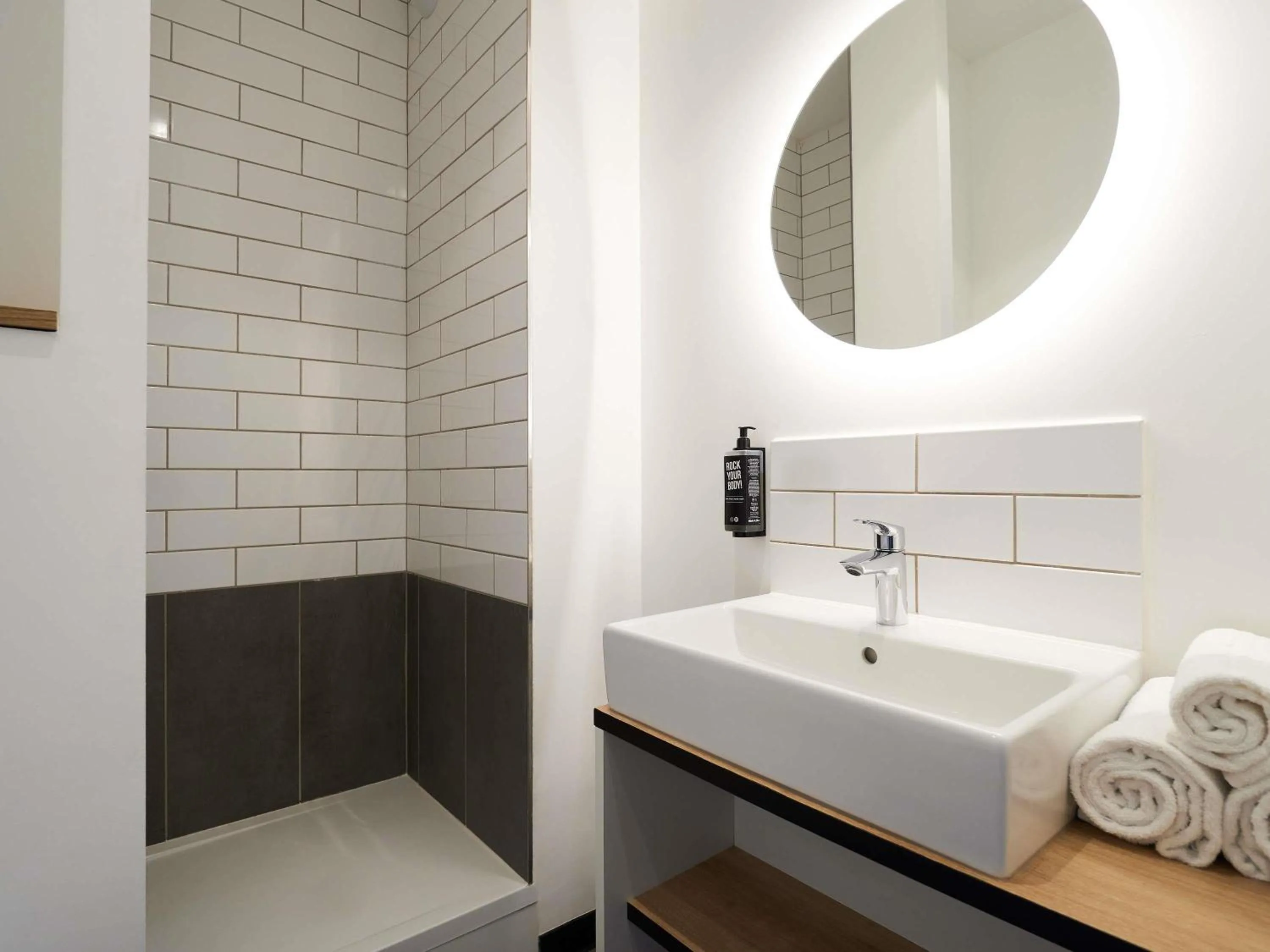 Property building in Ibis Marseille Marignane Technopole