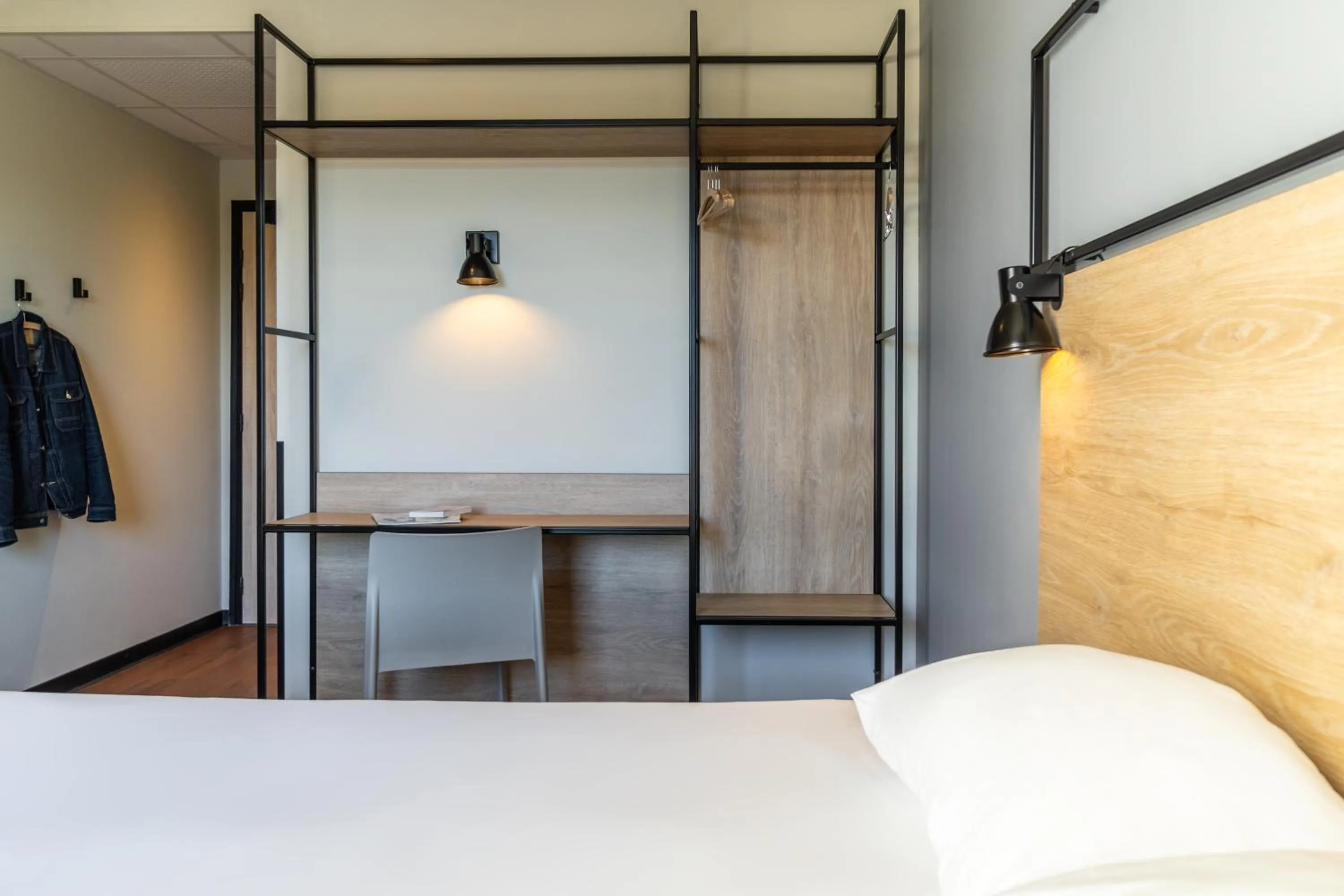 Bed in Ibis Marseille Marignane Technopole