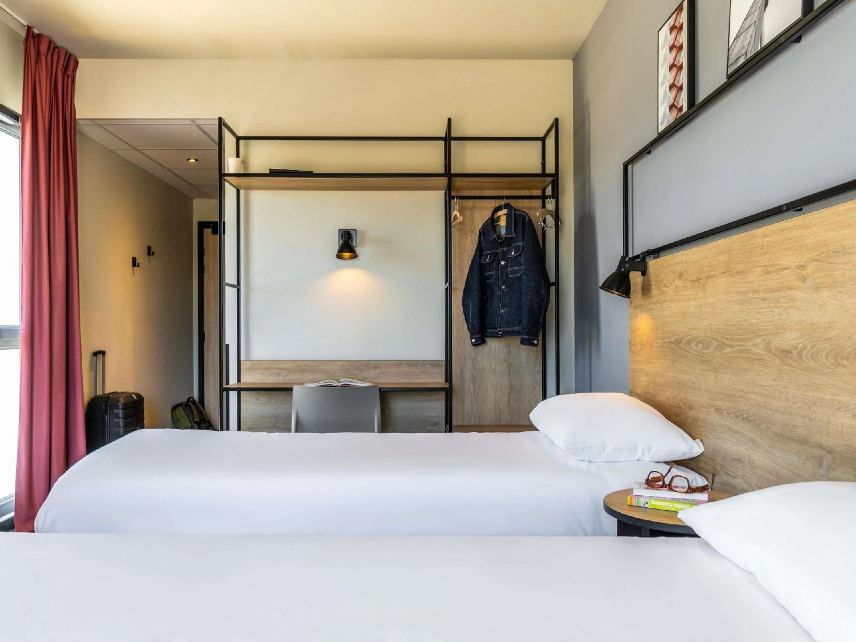 Bedroom, Bed in Ibis Marseille Marignane Technopole