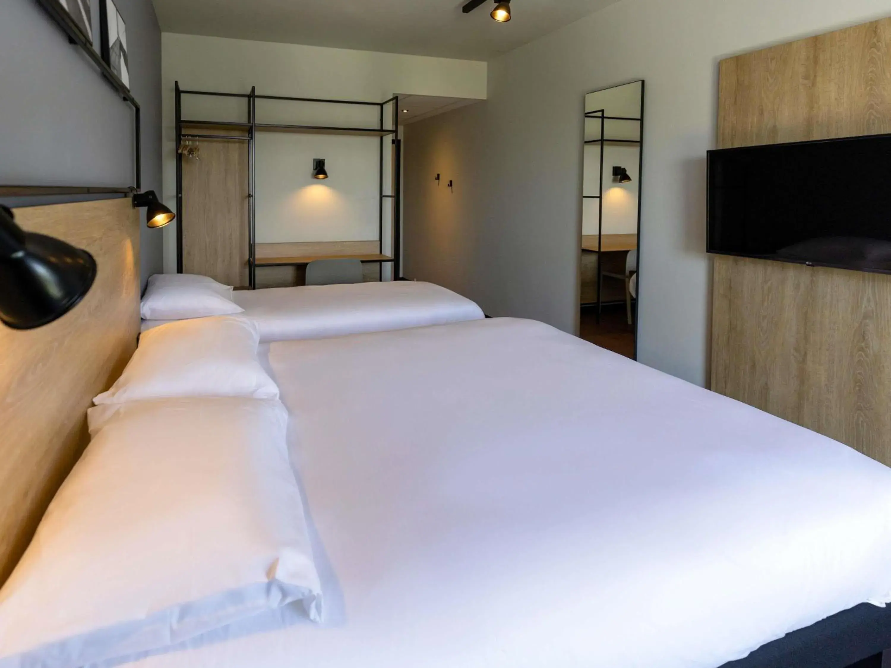 Bedroom, Bed in Ibis Marseille Marignane Technopole Bedroom, Bed in Ibis Marseille Marignane Technopole