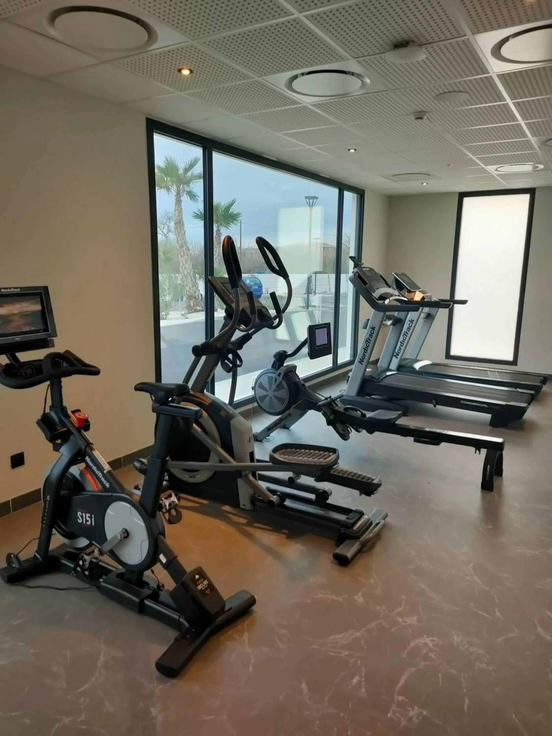 Fitness centre/facilities in Ibis Marseille Marignane Technopole