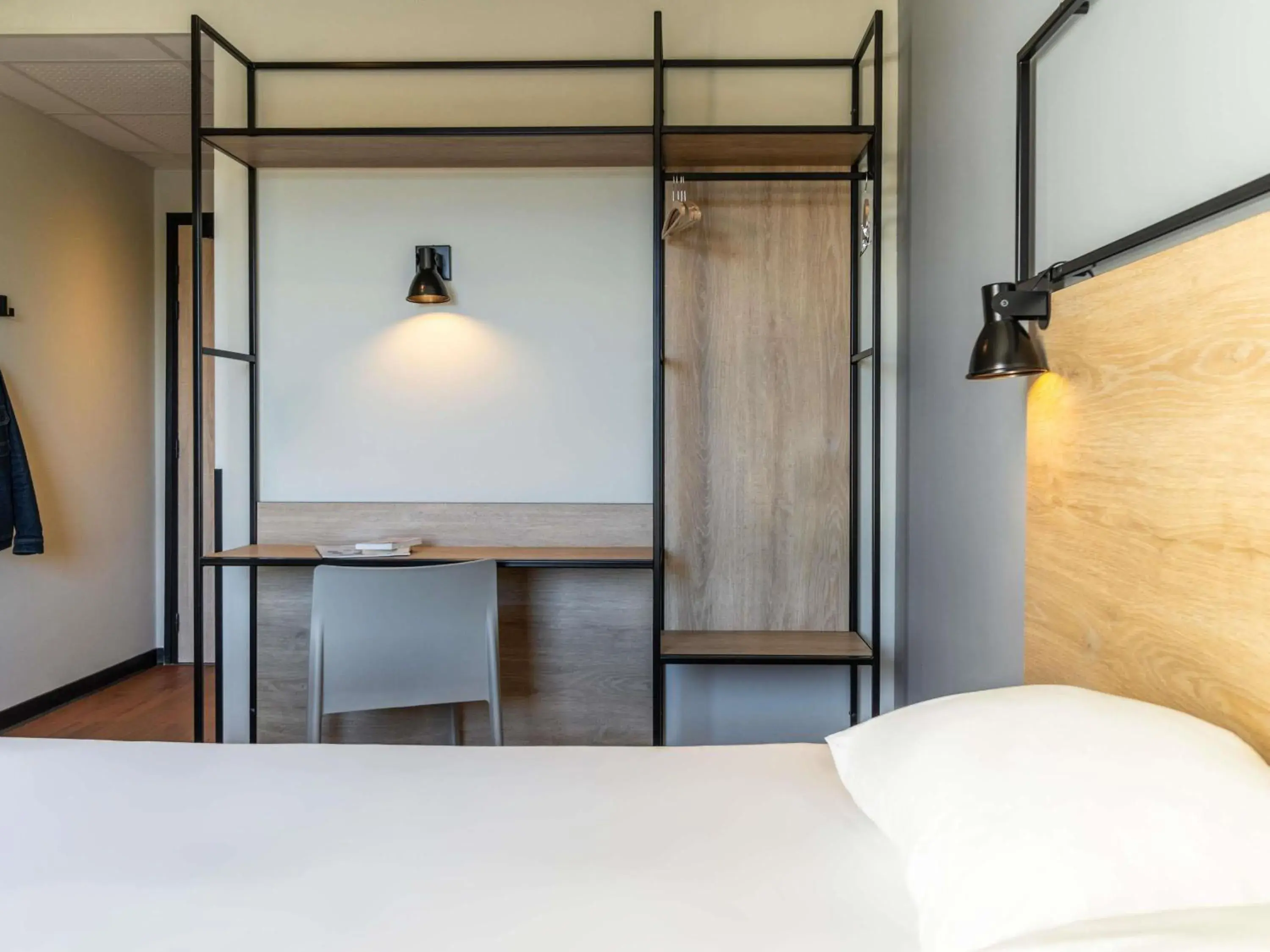 Bedroom, Bed in Ibis Marseille Marignane Technopole Bedroom, Bed in Ibis Marseille Marignane Technopole