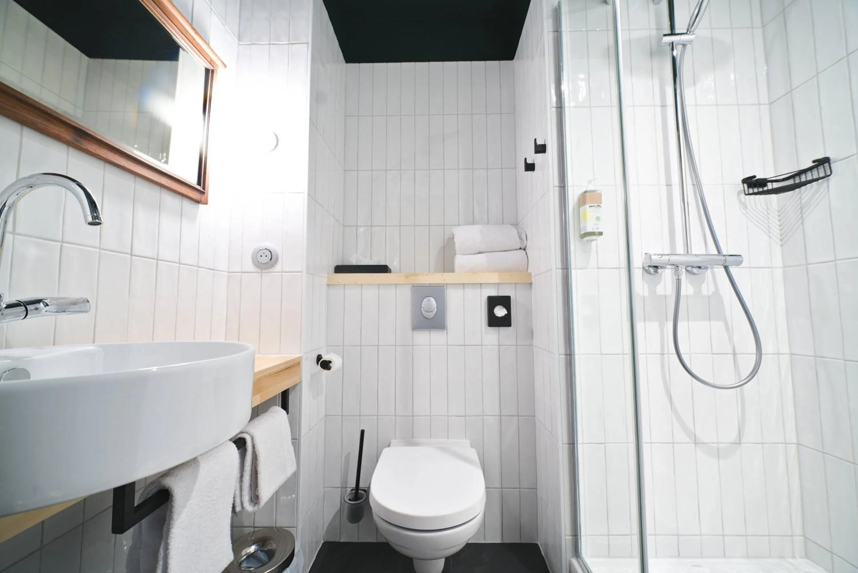 Shower in greet hotel Cernay Mulhouse