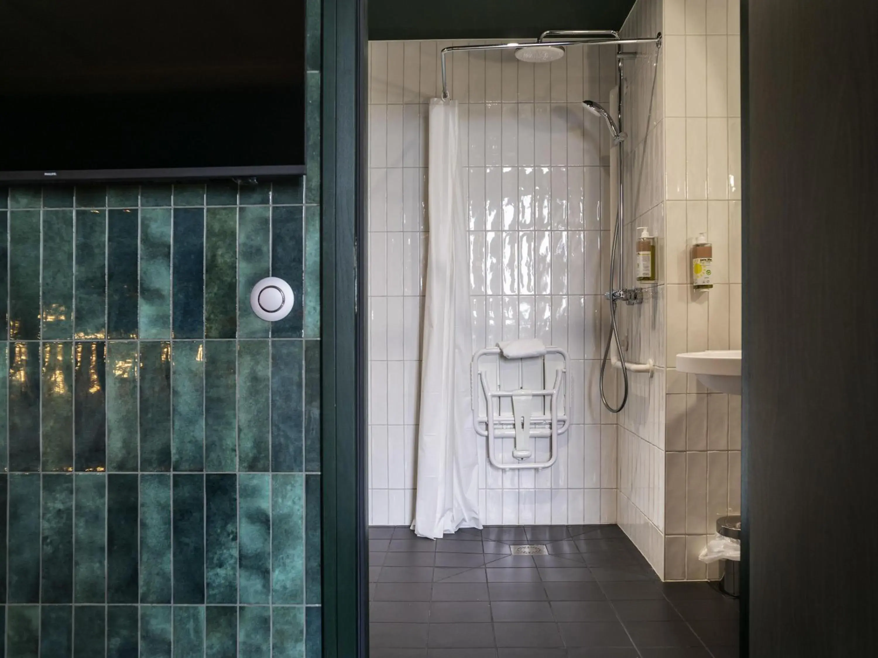 Bedroom in greet hotel Cernay Mulhouse Bedroom in greet hotel Cernay Mulhouse