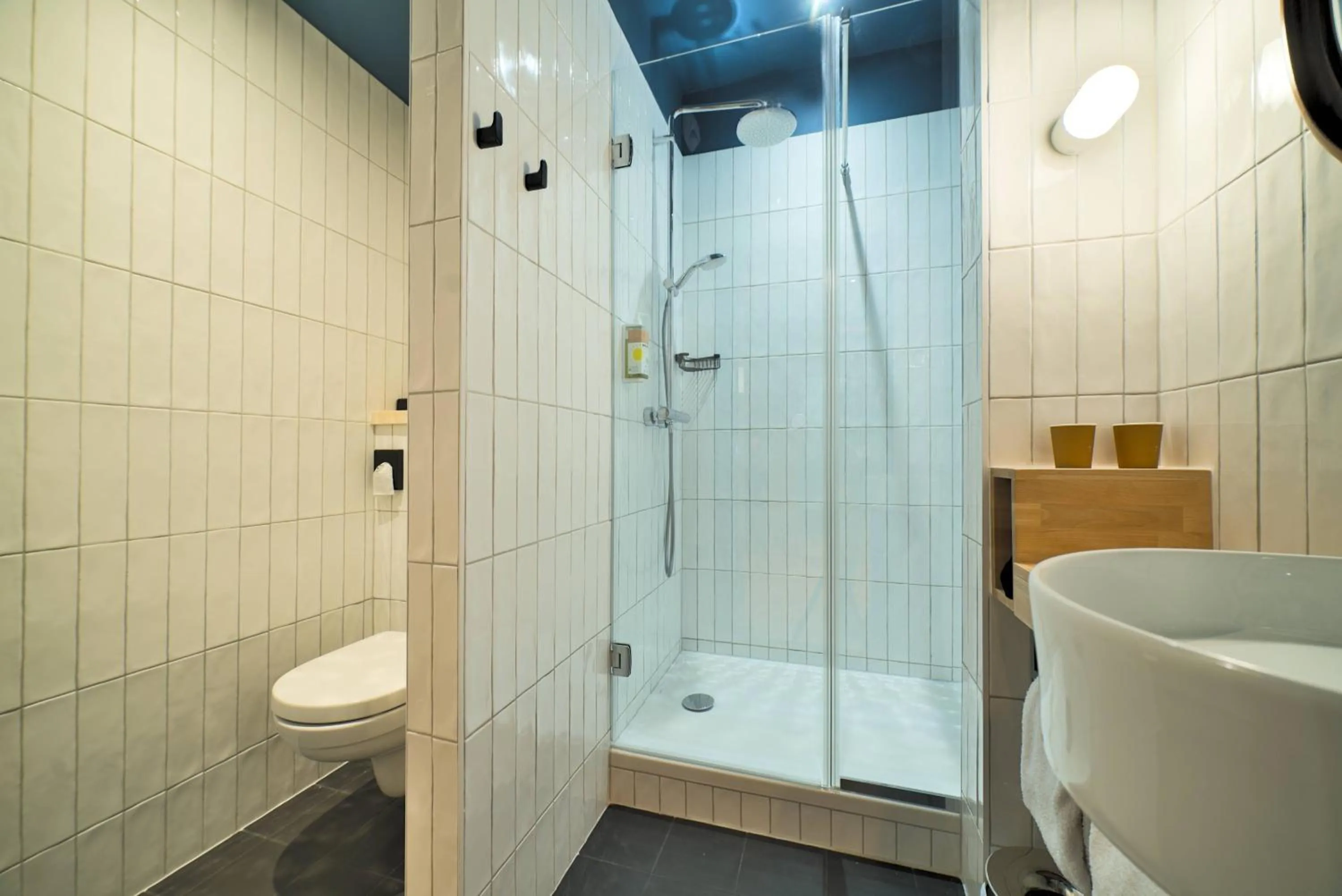 Shower in greet hotel Cernay Mulhouse
