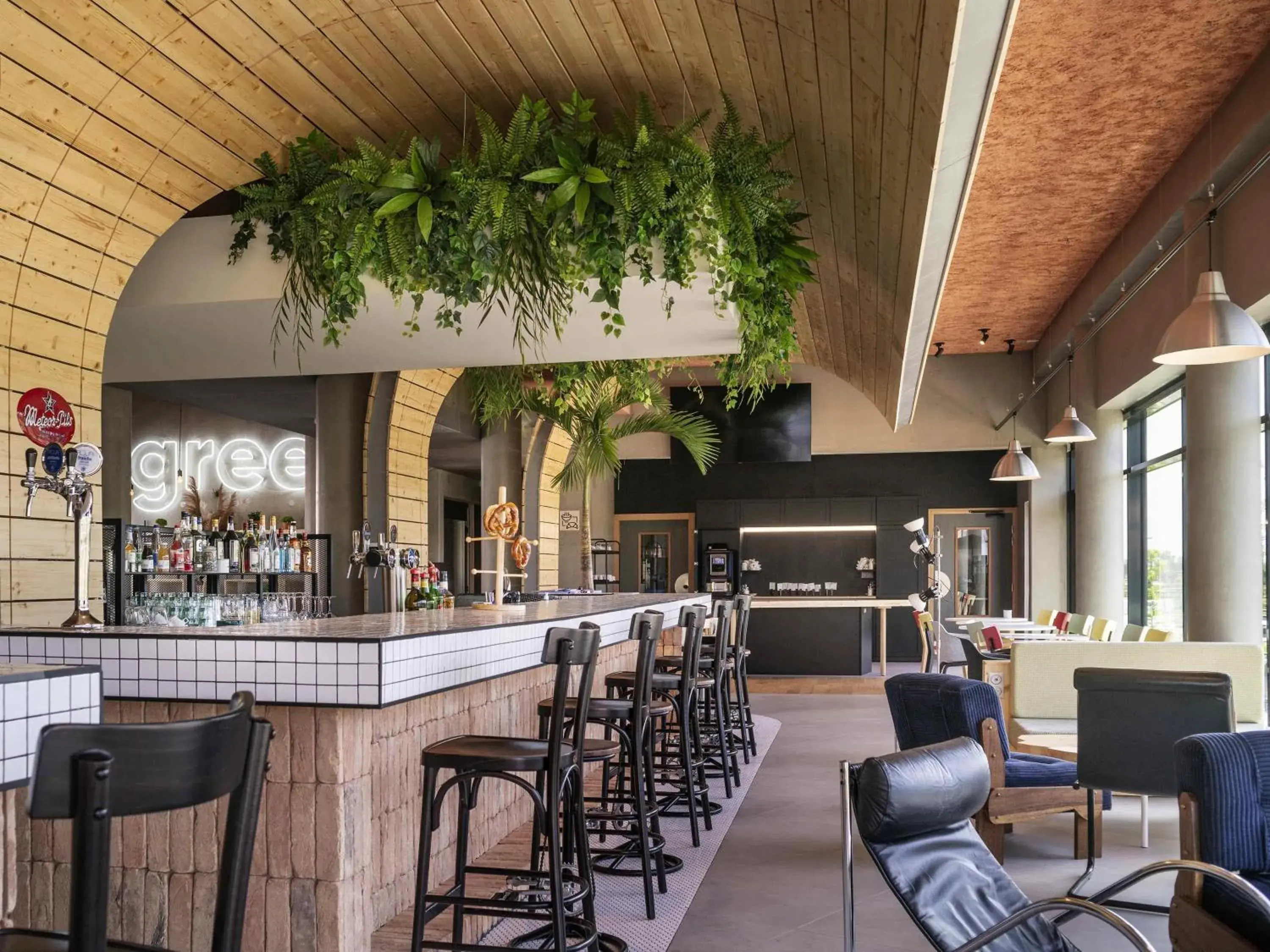 Lounge or bar in greet hotel Cernay Mulhouse Lounge or bar in greet hotel Cernay Mulhouse