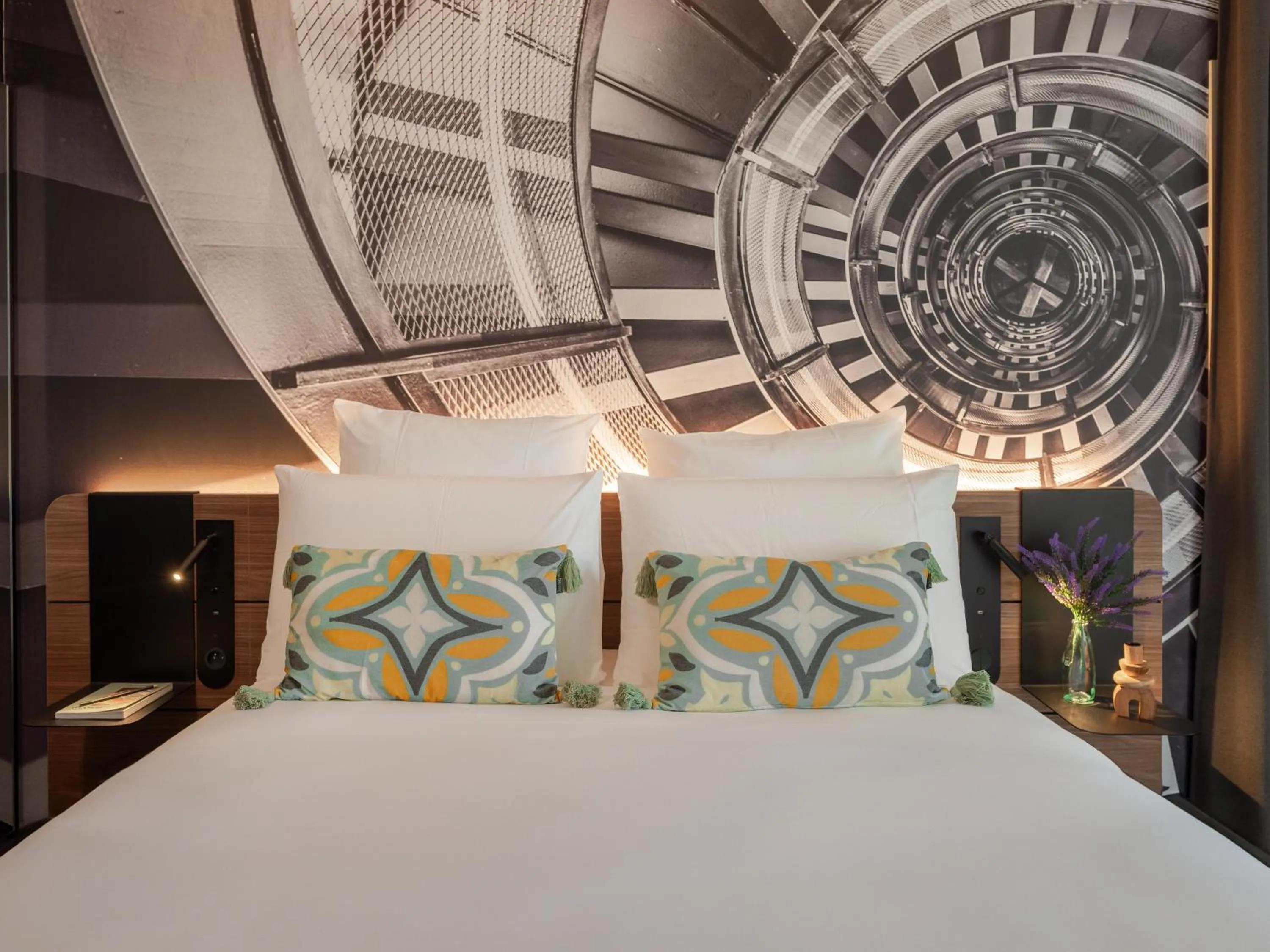 Bed in Novotel Paris Val de Fontenay