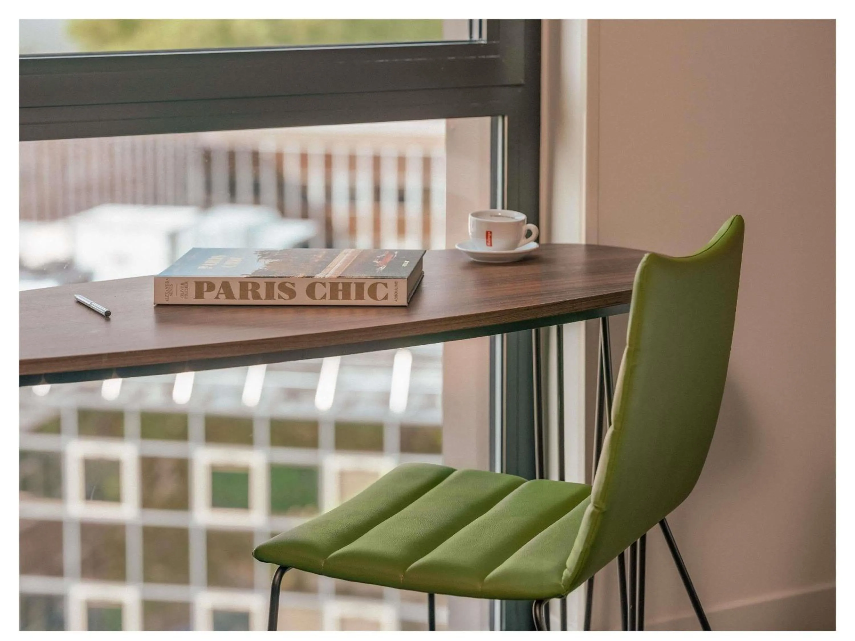 Bedroom in Novotel Paris Val de Fontenay