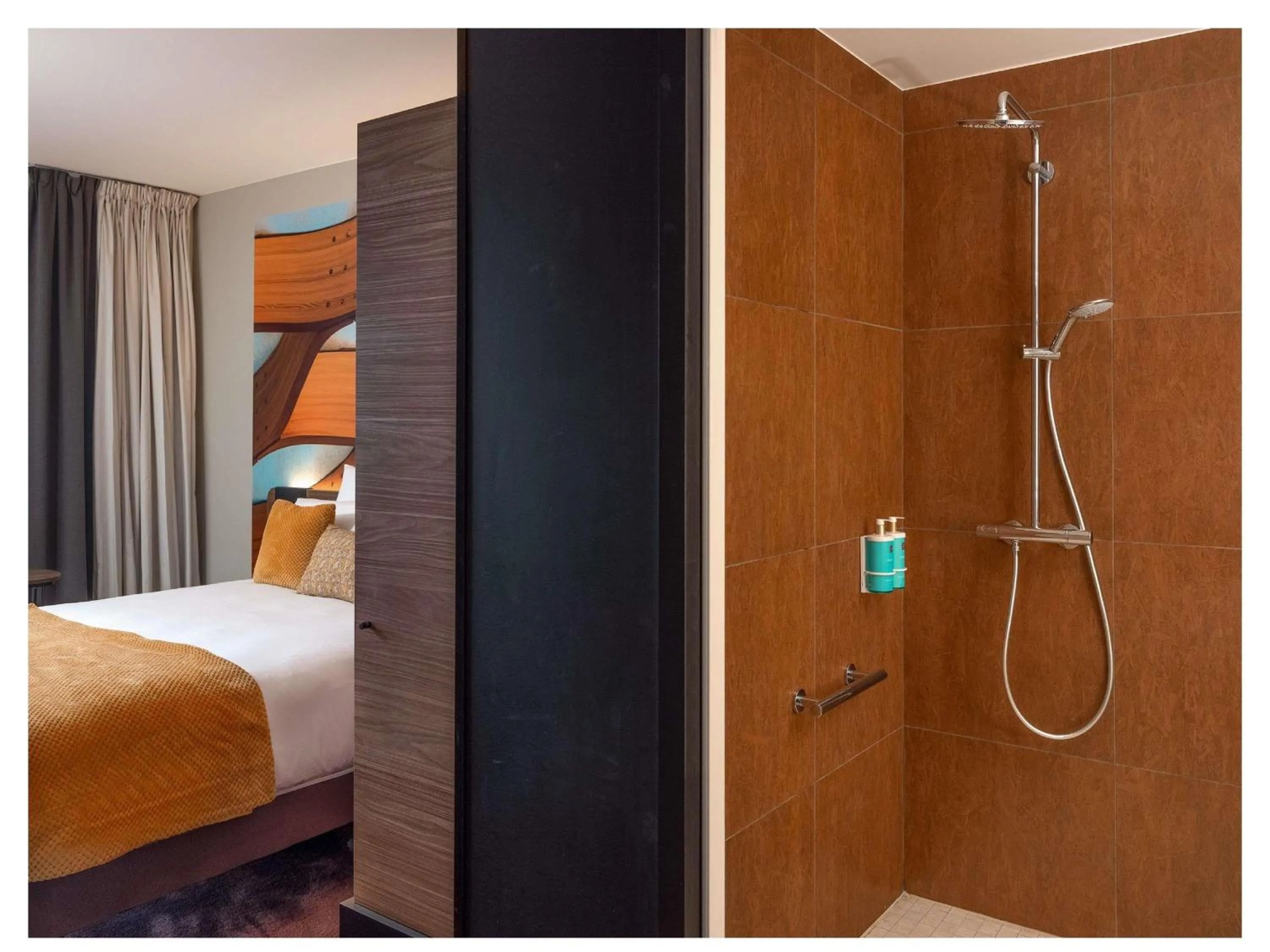 Bedroom, Bed in Novotel Paris Val de Fontenay