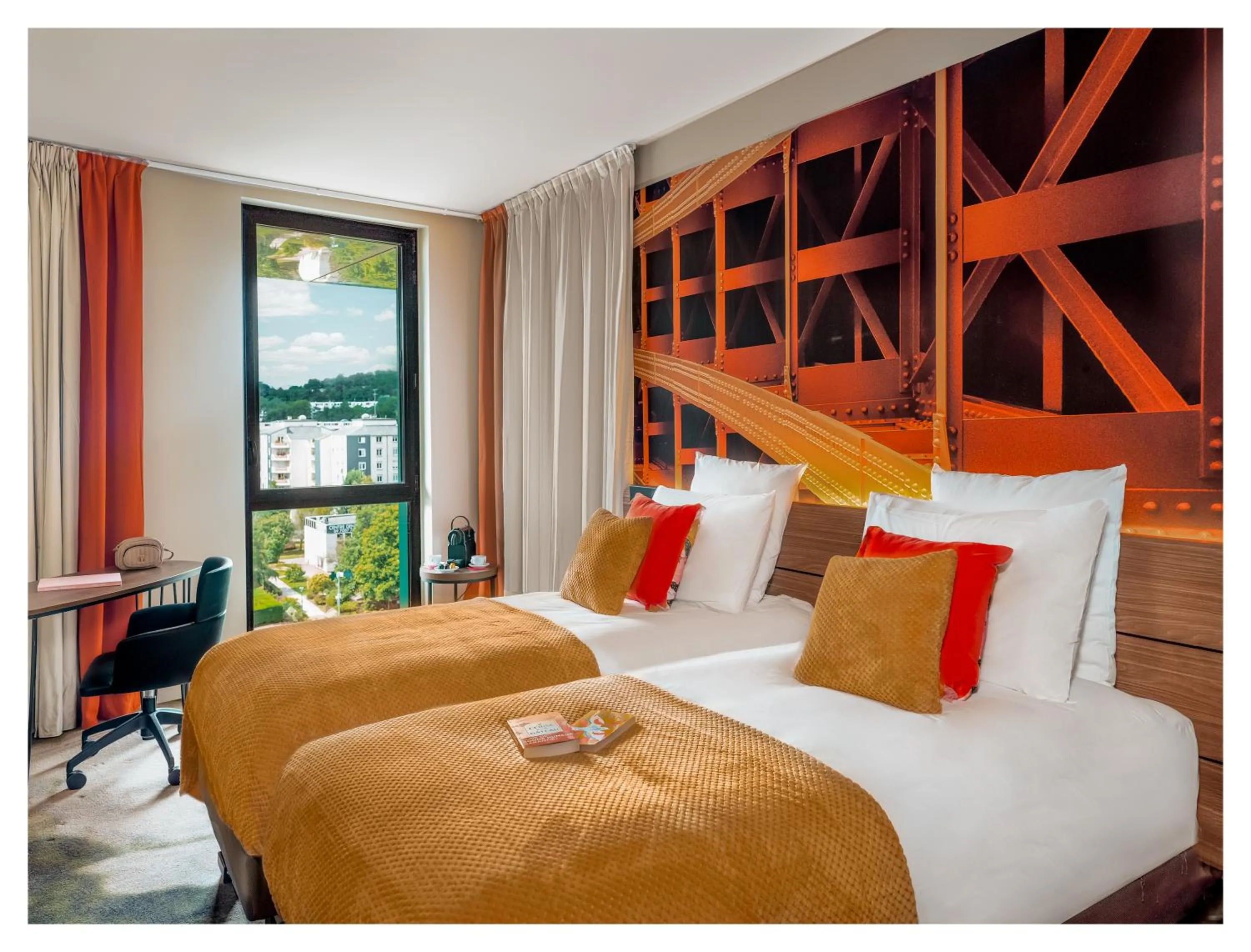 Bed in Novotel Paris Val de Fontenay