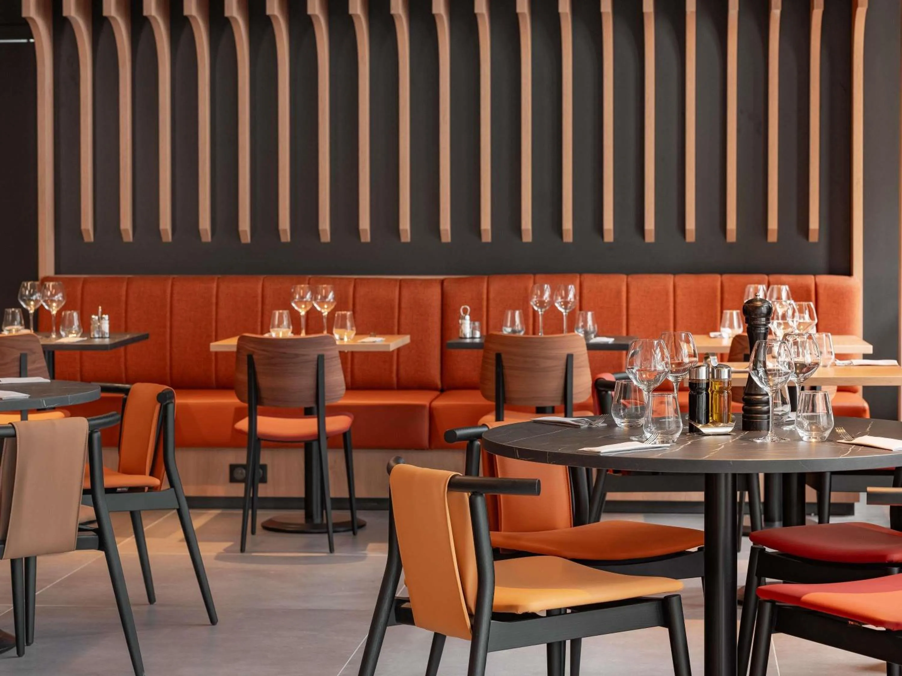 Restaurant/places to eat in Novotel Paris Val de Fontenay