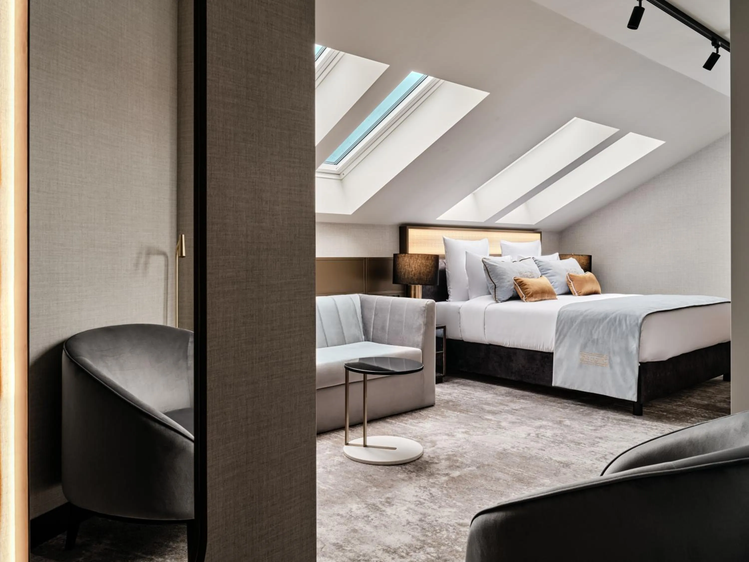 Bed in The Crown Krakow Center - Handwritten Collection ACCOR