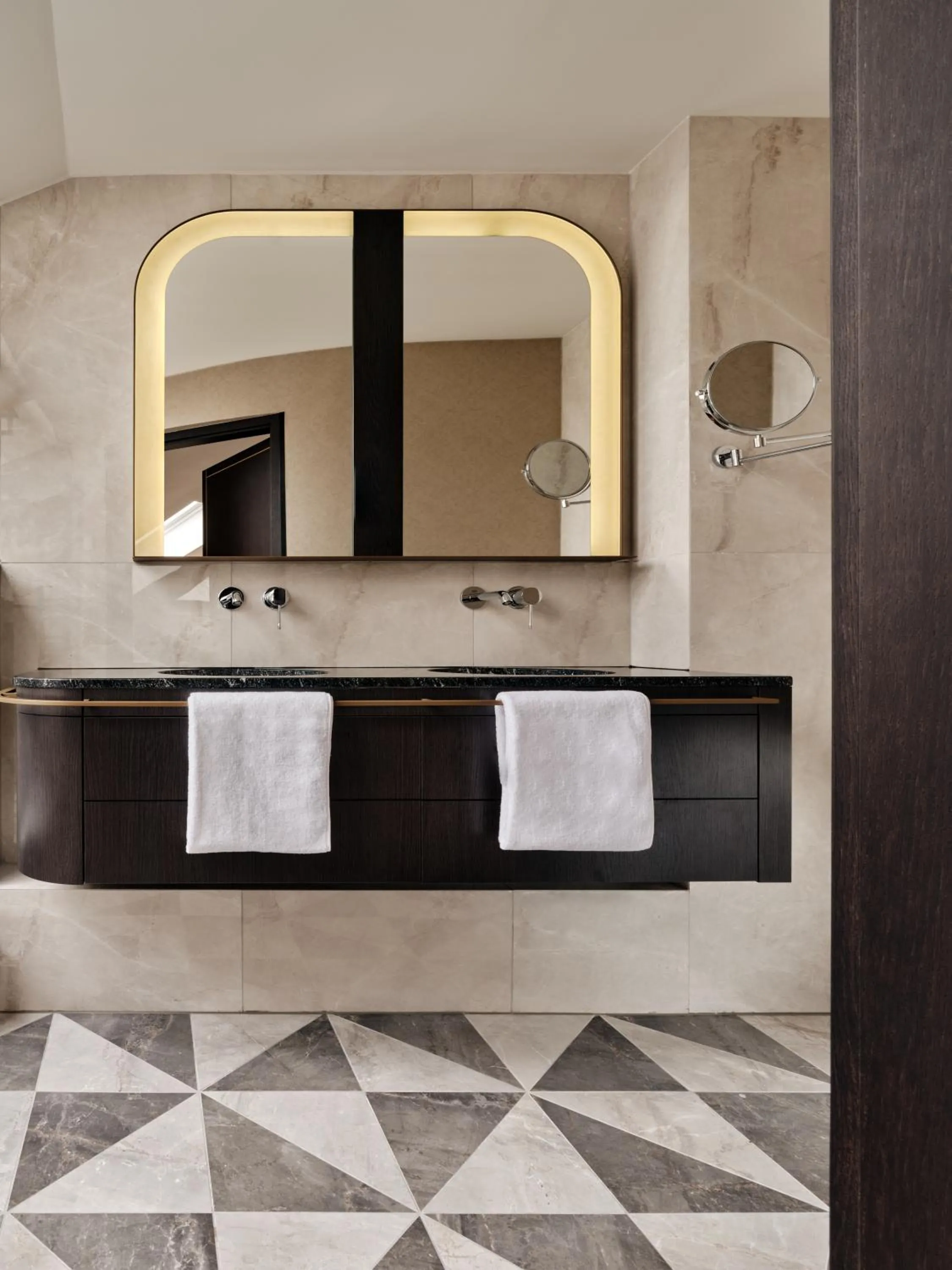 Bathroom in The Crown Krakow Center - Handwritten Collection ACCOR