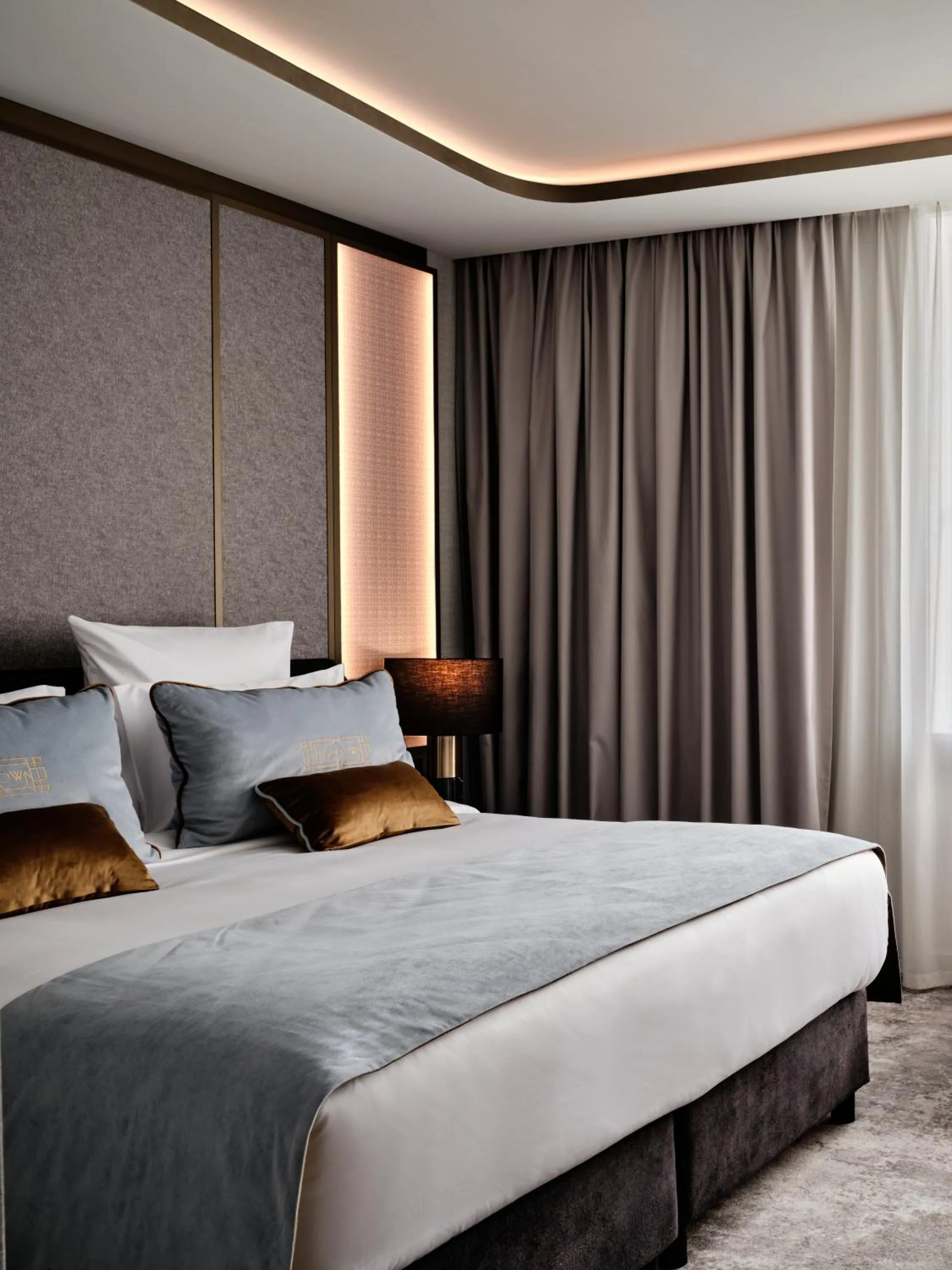 Bed in The Crown Krakow Center - Handwritten Collection ACCOR