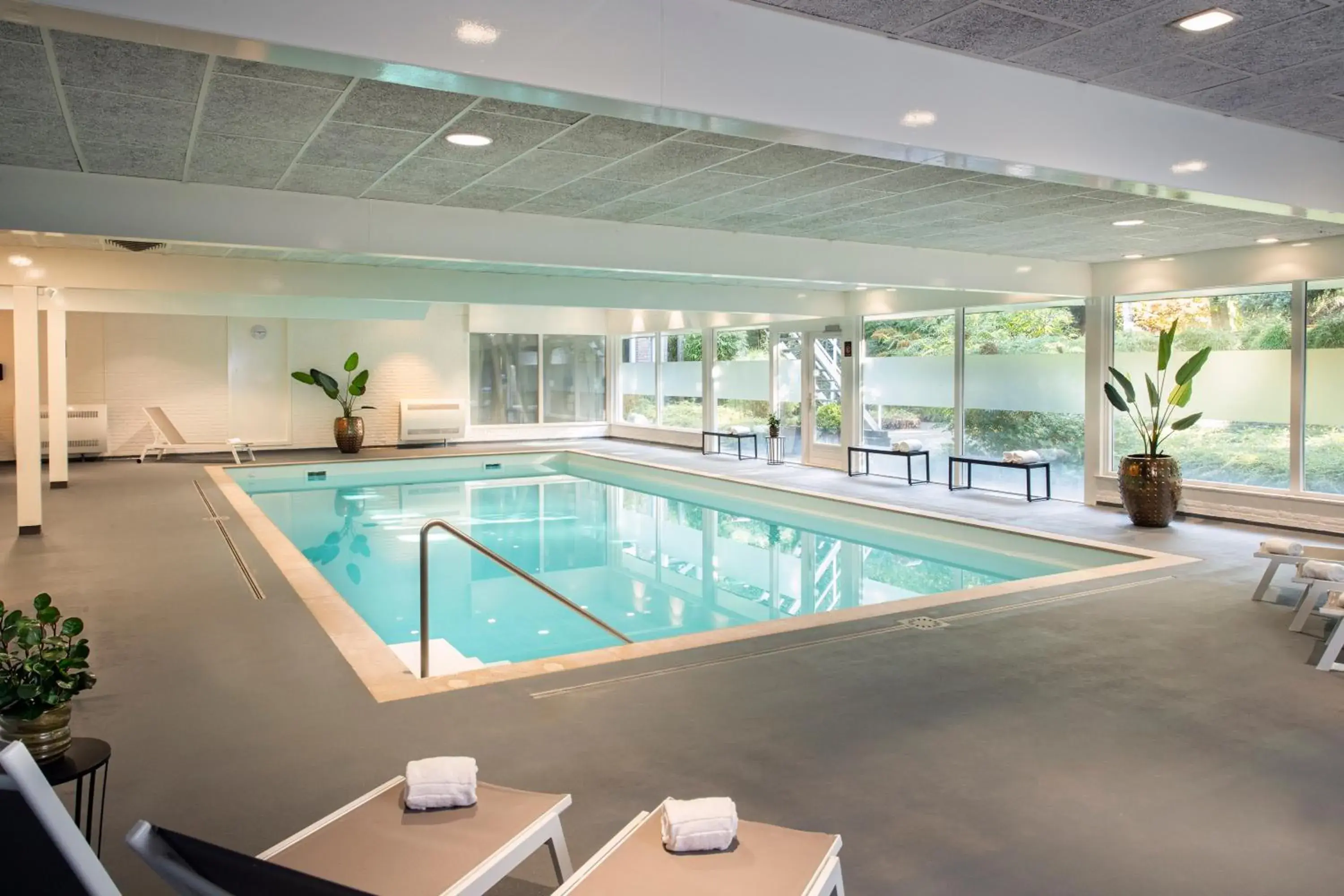 Pool view in Bilderberg Hotel 't Speulderbos Pool view in Bilderberg Hotel 't Speulderbos