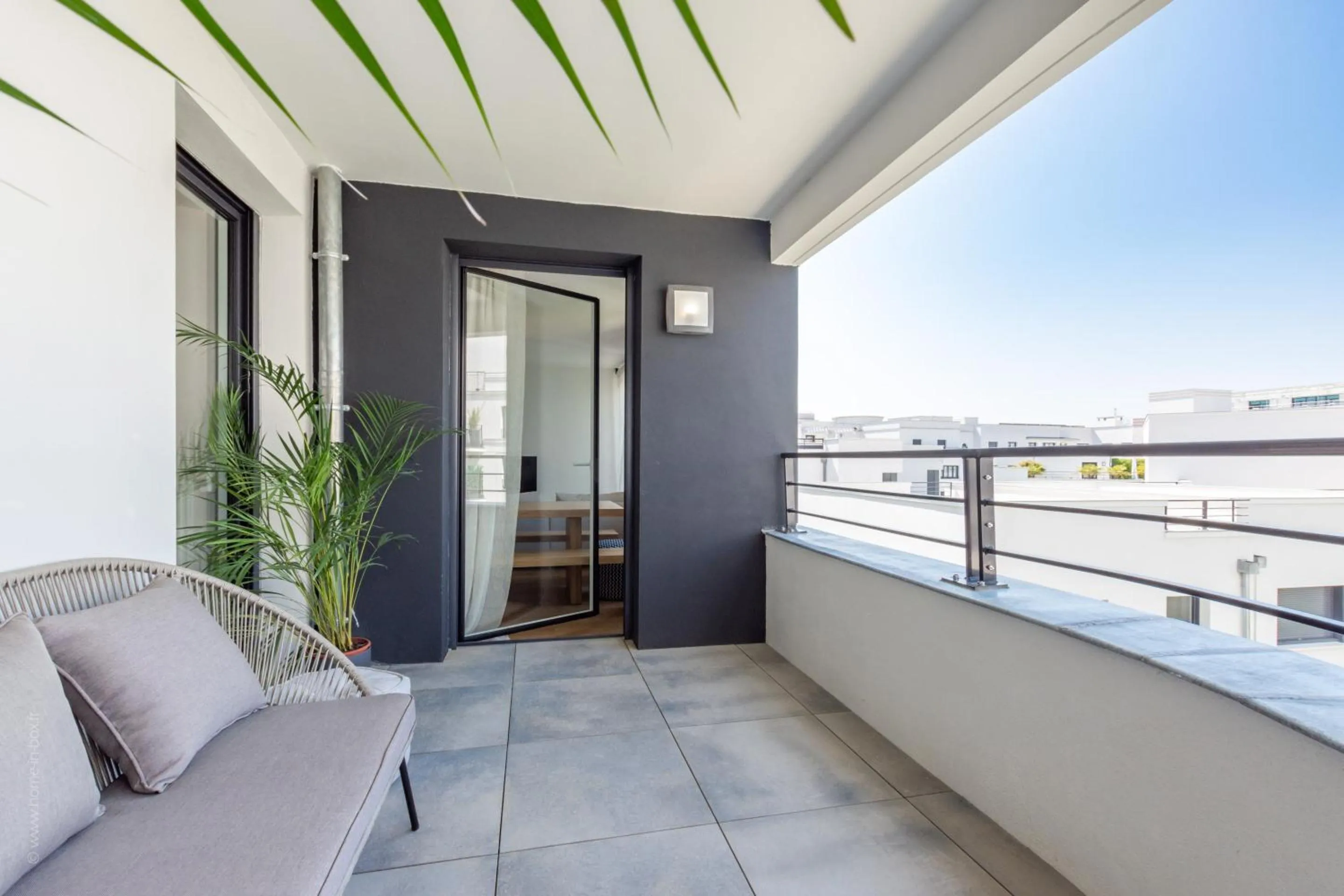 Balcony/Terrace in Full House By Plaza